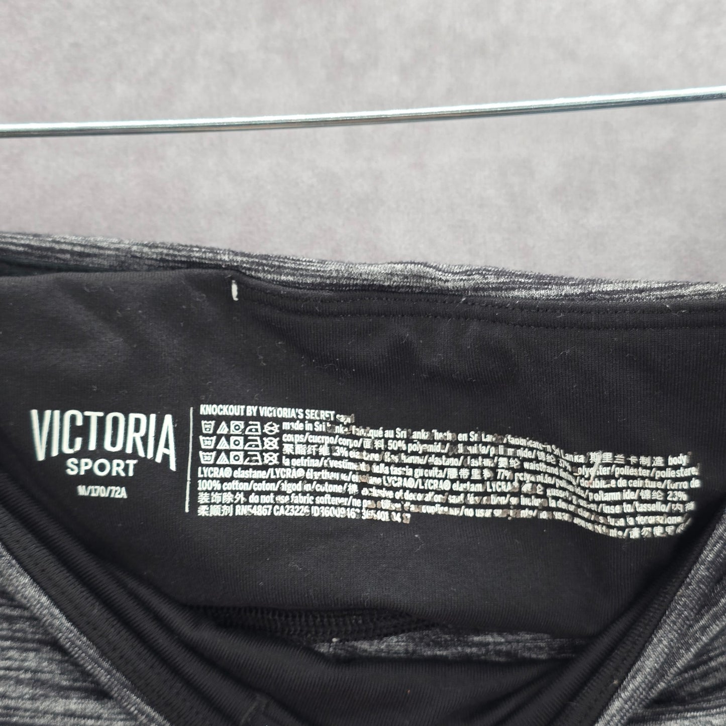 Victoria's Secrets Sport Gray Stripe Leggings Crop Capri Active Stretch M Medium