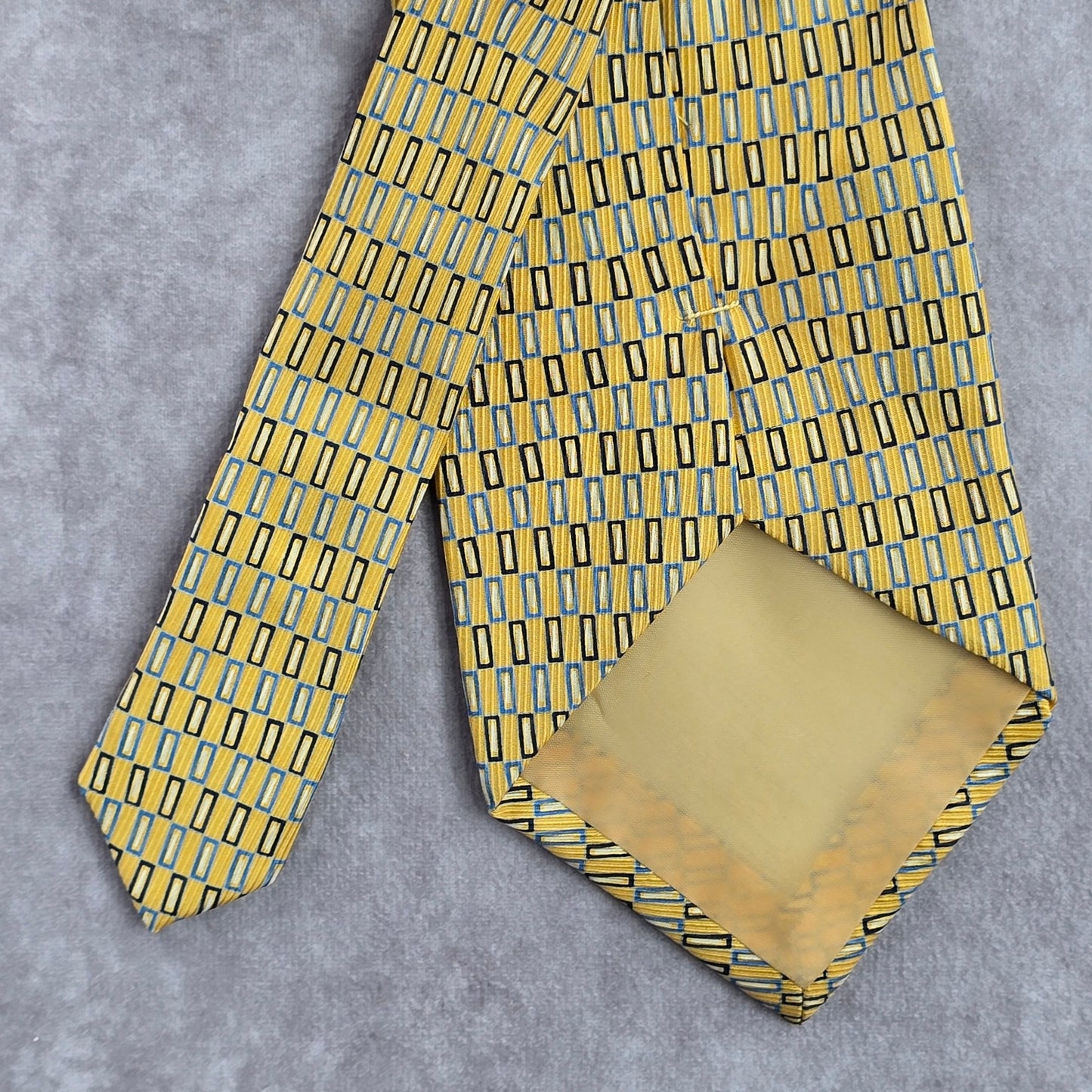 IZOD Geometric Yellow Blue Executive Corporate Silk Neck Tie Men's
