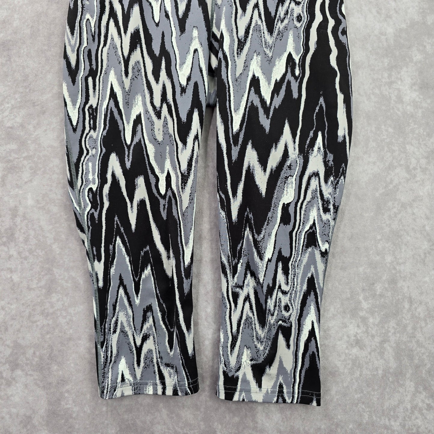 Reebok Black Gray Marble Cropped Active Pant Bottom Legging Small