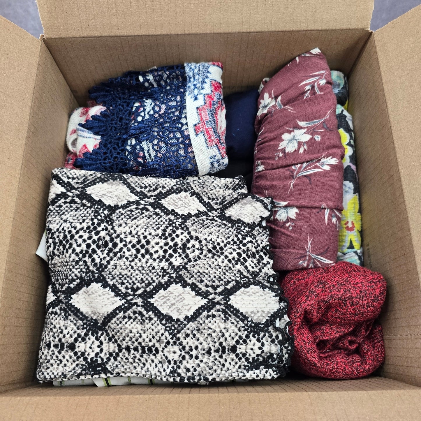 Lot of 14 Womens Tops Sweaters Tanks Random Mixed Bundle of 14 S Small