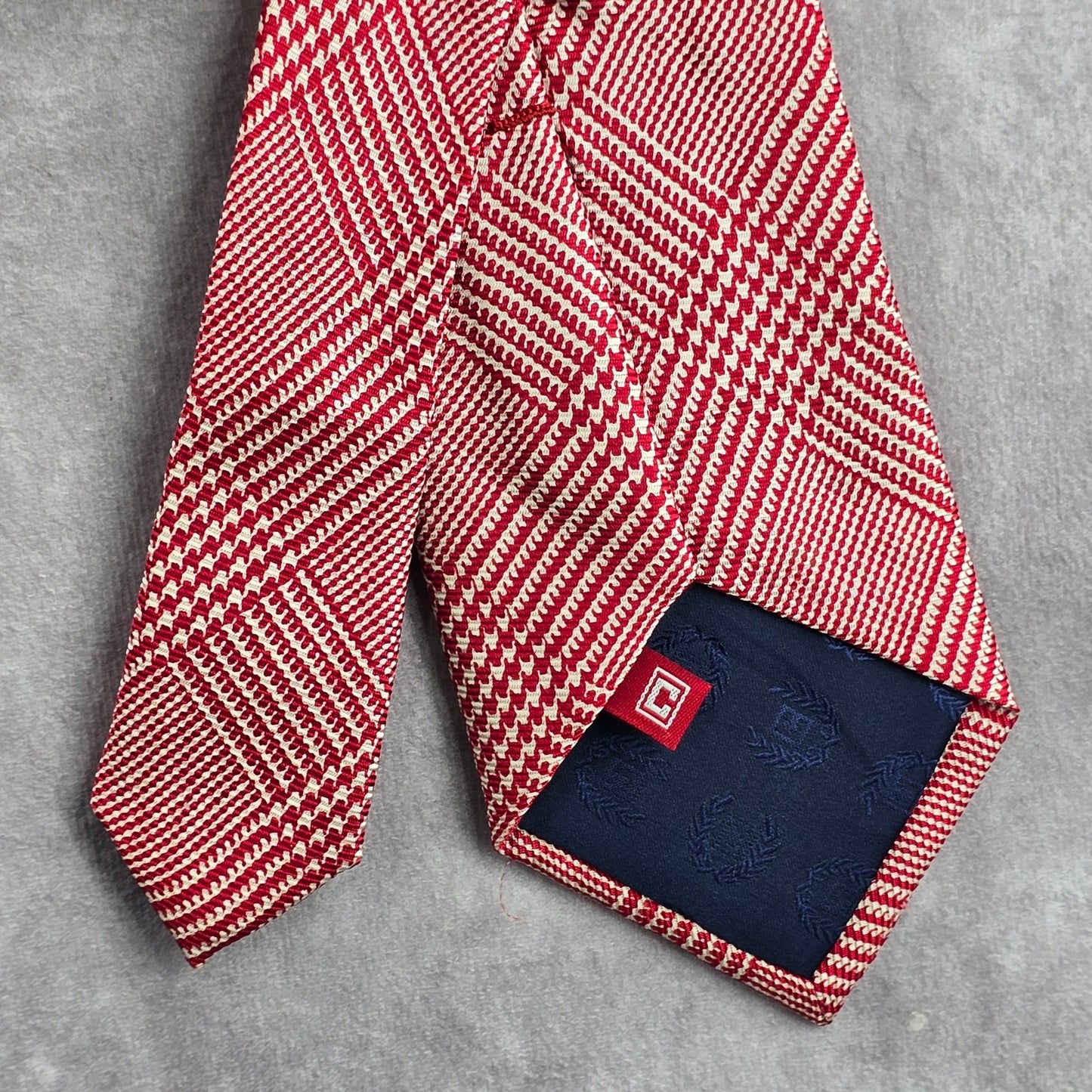 Chaps Red White Stripe Executive Geometric Plaid Tartan 100% Silk Men's Neck Tie