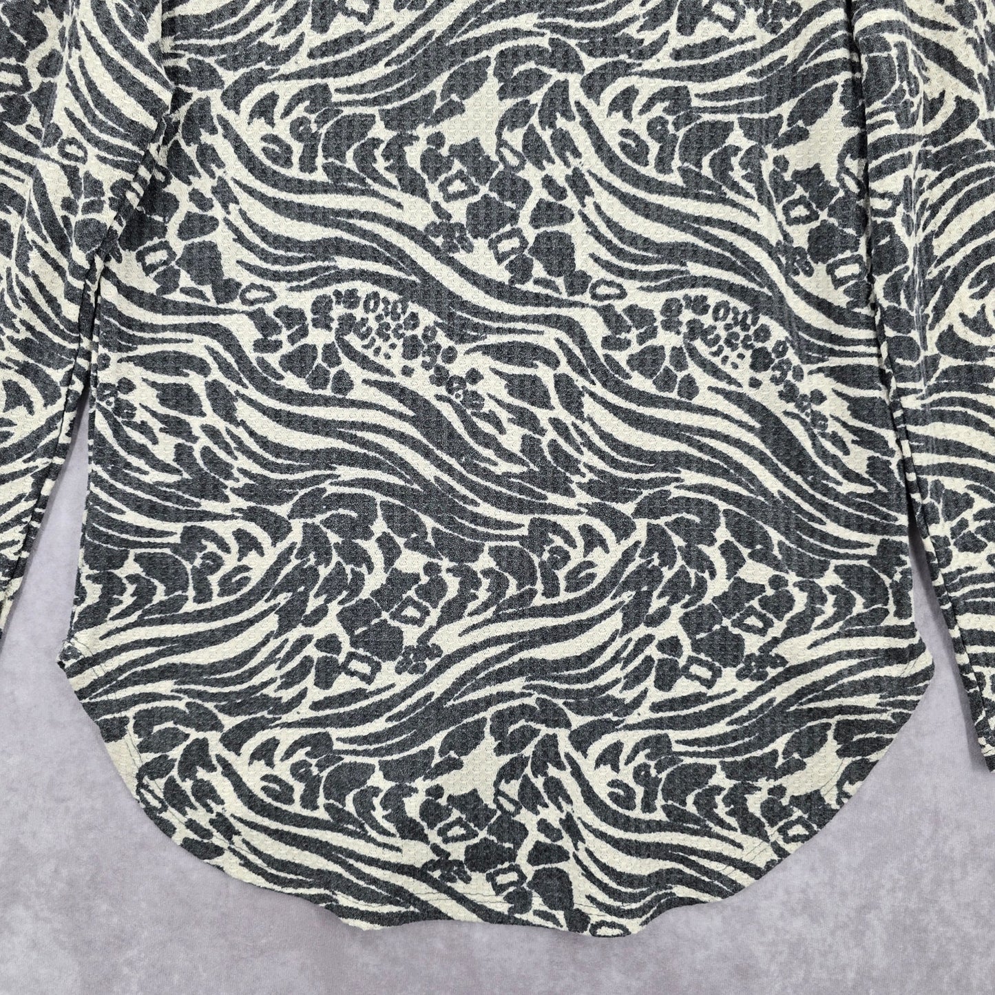 New Directions Gray Print Long Sleeve Y2K Western Fairy Sweater Top Medium