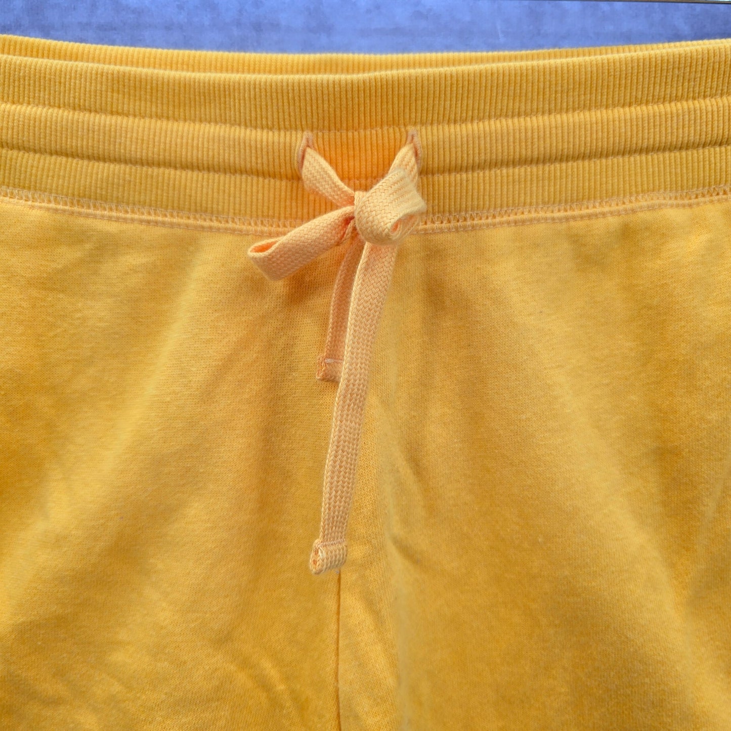 Amazon Essentials Yellow Flat Front Bermuda Active Bottoms Pants Shorts XL