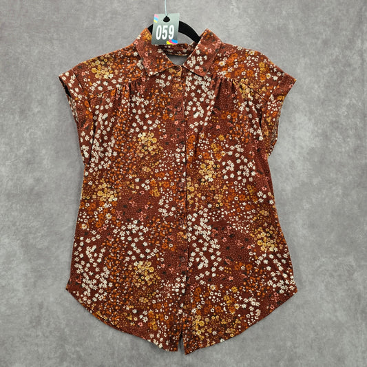 059. No Boundaries Brown Floral Crisscross Short Sleeve Button Down Top Small