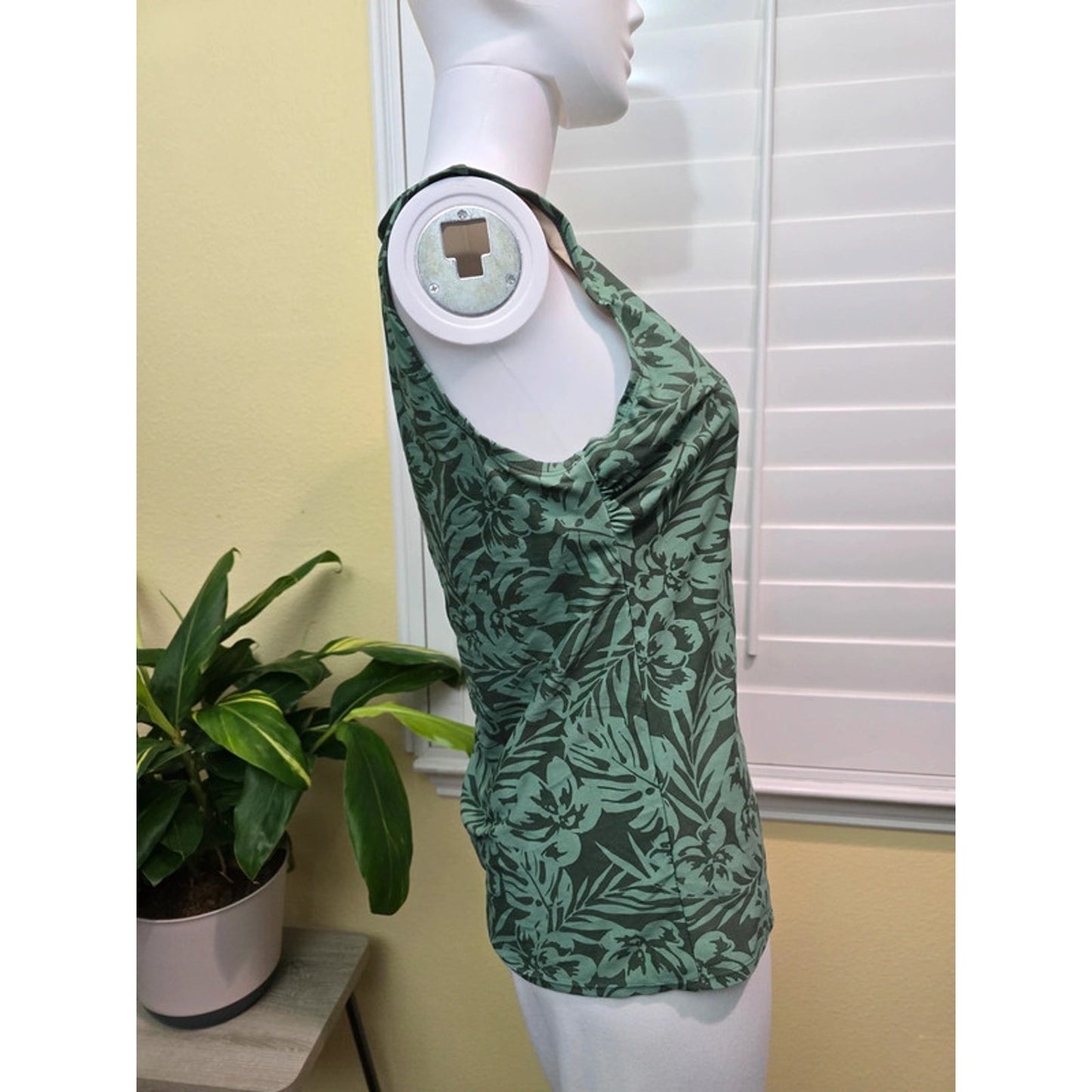 Kona Sol Green Floral Sleeveless Tank Top Medium