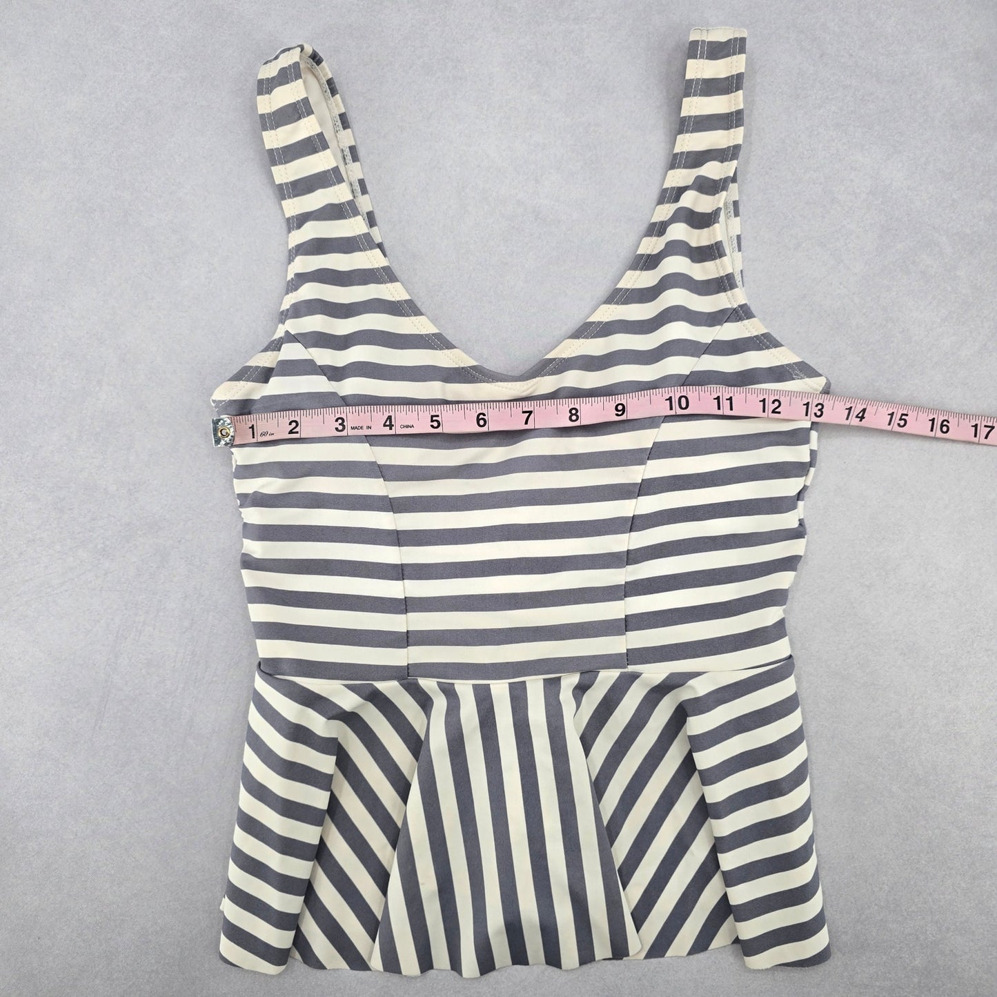 Cupshe Gray White Stripes Tankini Swimwear Crop Padded Top Beach XS Extra Small
