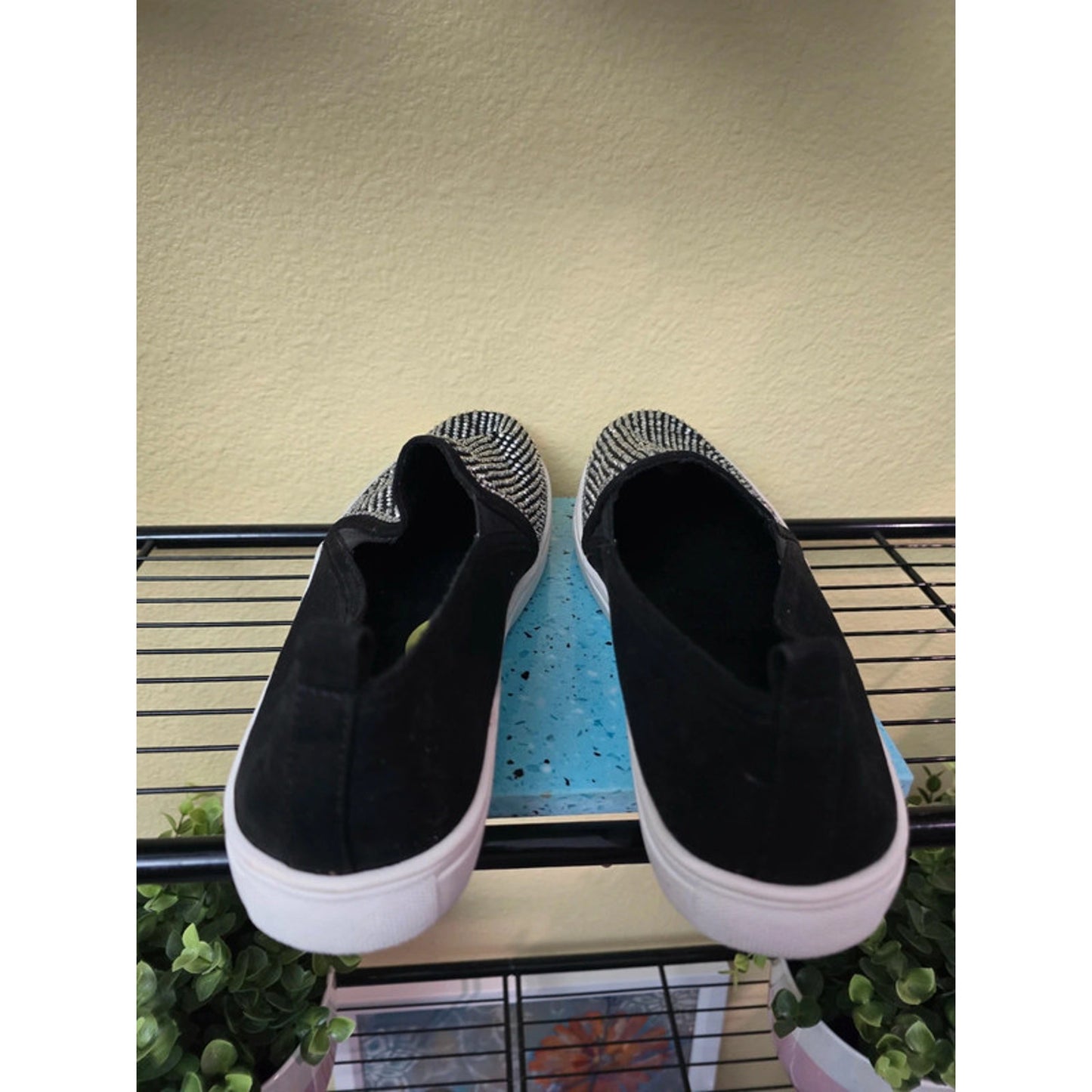 Carlos Santana Black Flat Studded Slide Sneakers Womens Size 9