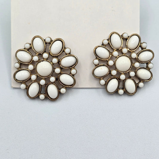 White Flower Bead Stud Earrings Fashion Jewelry E66