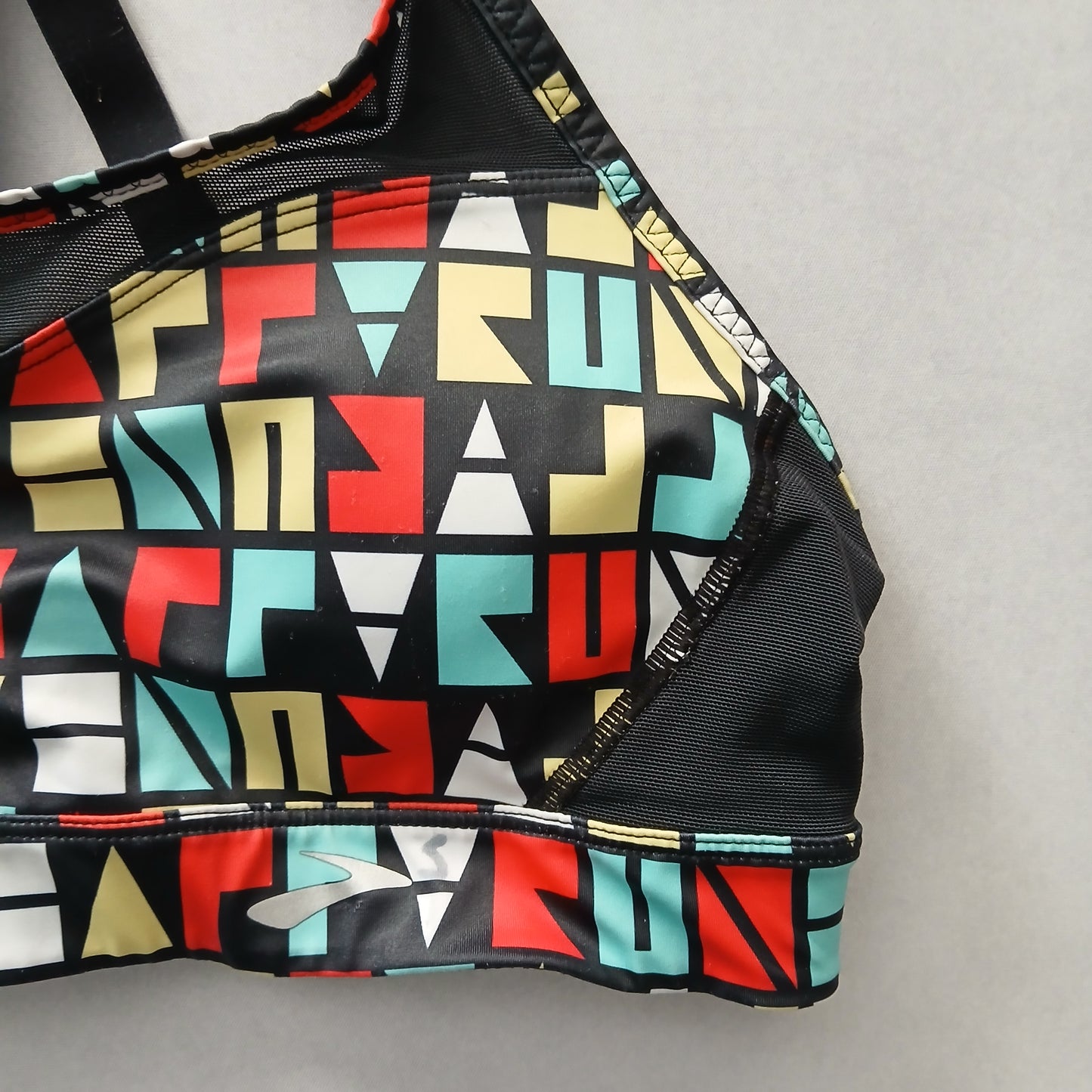 Black Y2K VTG Sports Bra Activewear Crisscross Yoga Fitness Geometric Top Small