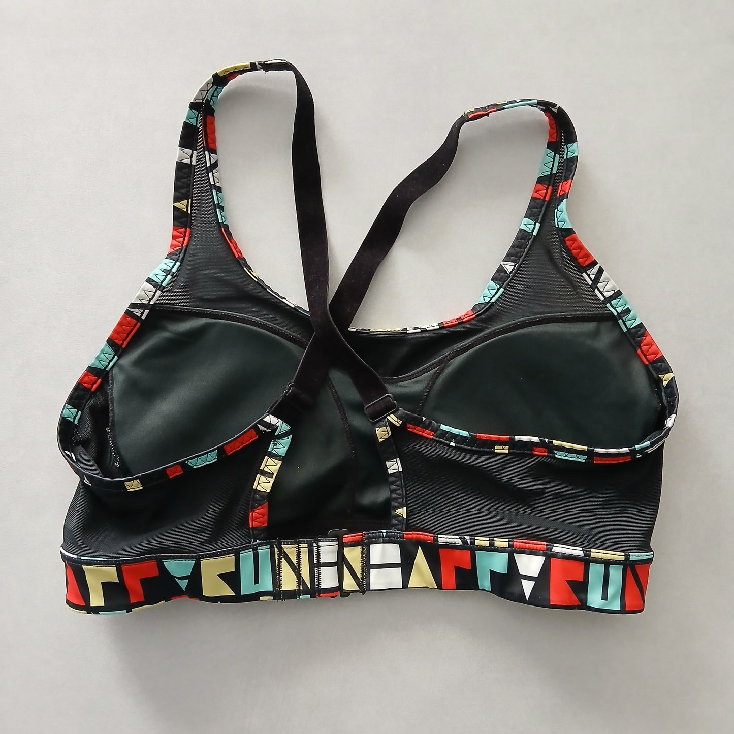 Black Y2K VTG Sports Bra Activewear Crisscross Yoga Fitness Geometric Top Small