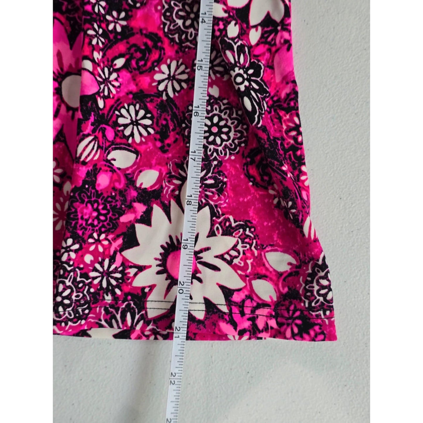 It Figures Pink Floral Tank Top Size Large
