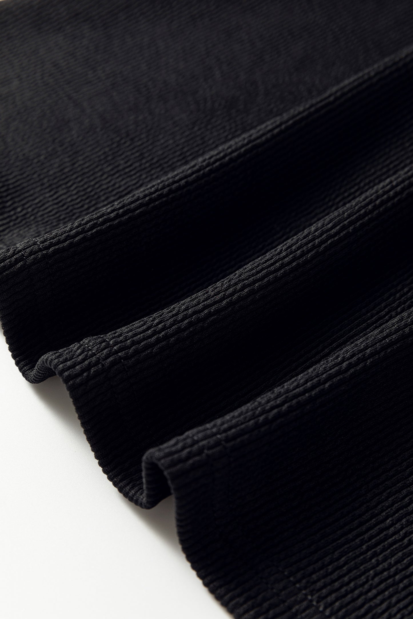 Black Contrast Leopard Ruffled Short Sleeve Ribbed Knit Top