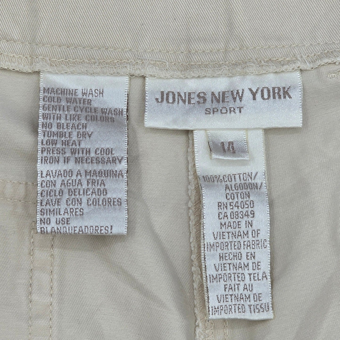 Jones New York Sport Khaki Flat Front Bermuda Bottoms Pants Shorts Plus 14