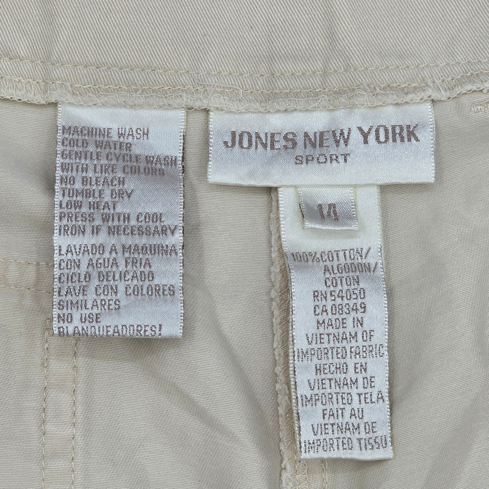 Jones New York Sport Khaki Flat Front Bermuda Bottoms Pants Shorts Plus 14