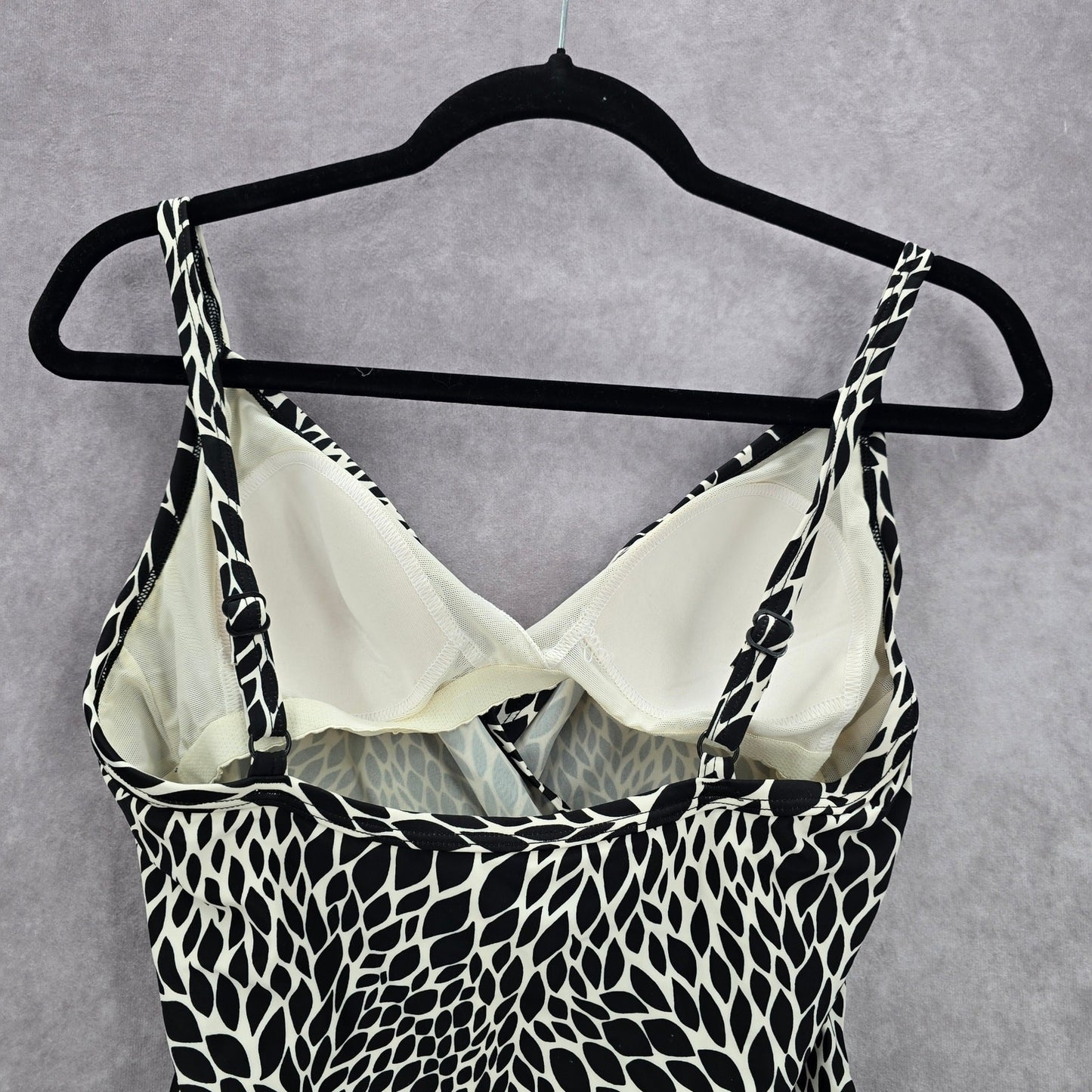 St John's Bay Black Floral Tank Top Padded Tankini Swimwear 12 Large