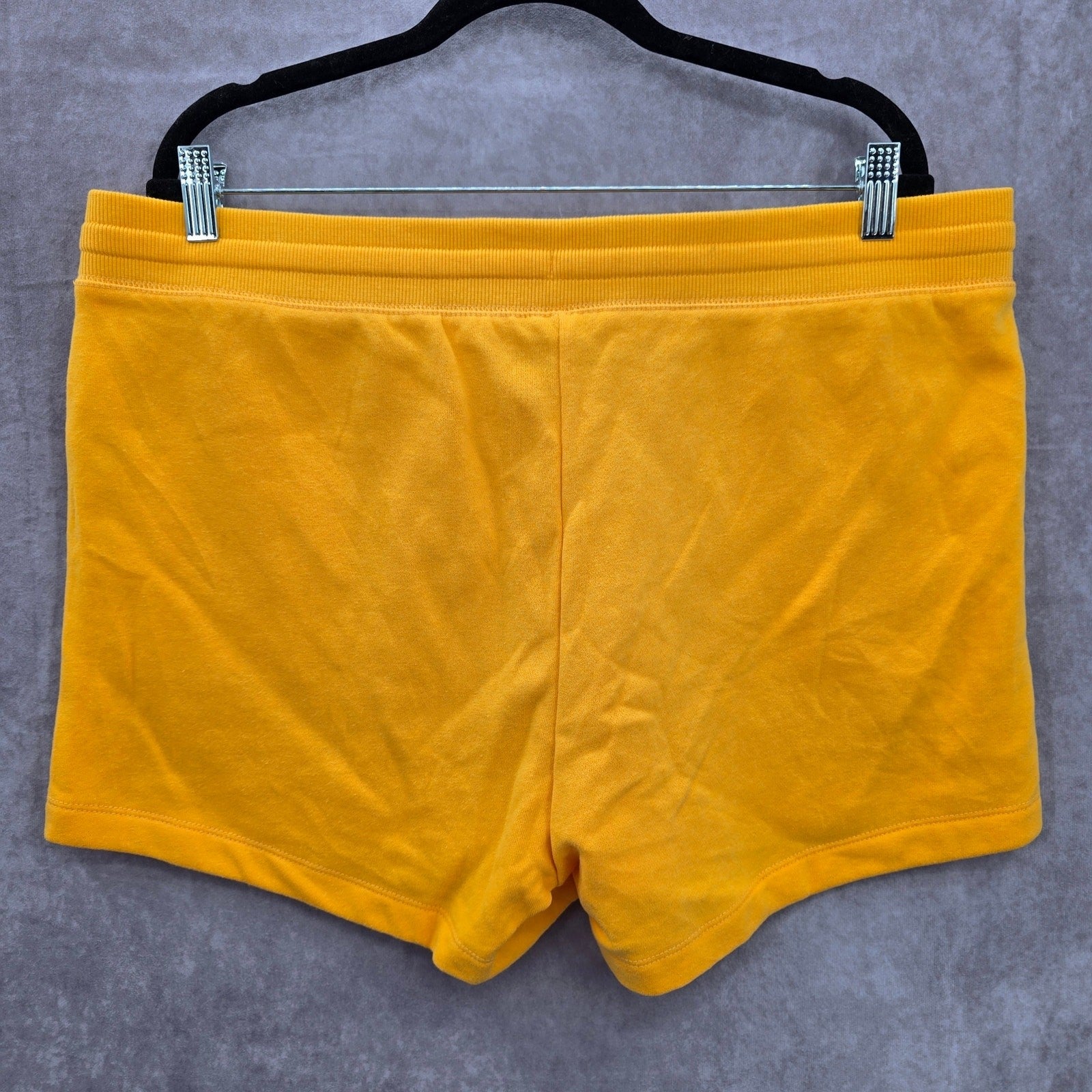 Amazon Essentials Yellow Flat Front Bermuda Active Bottoms Pants Shorts XL
