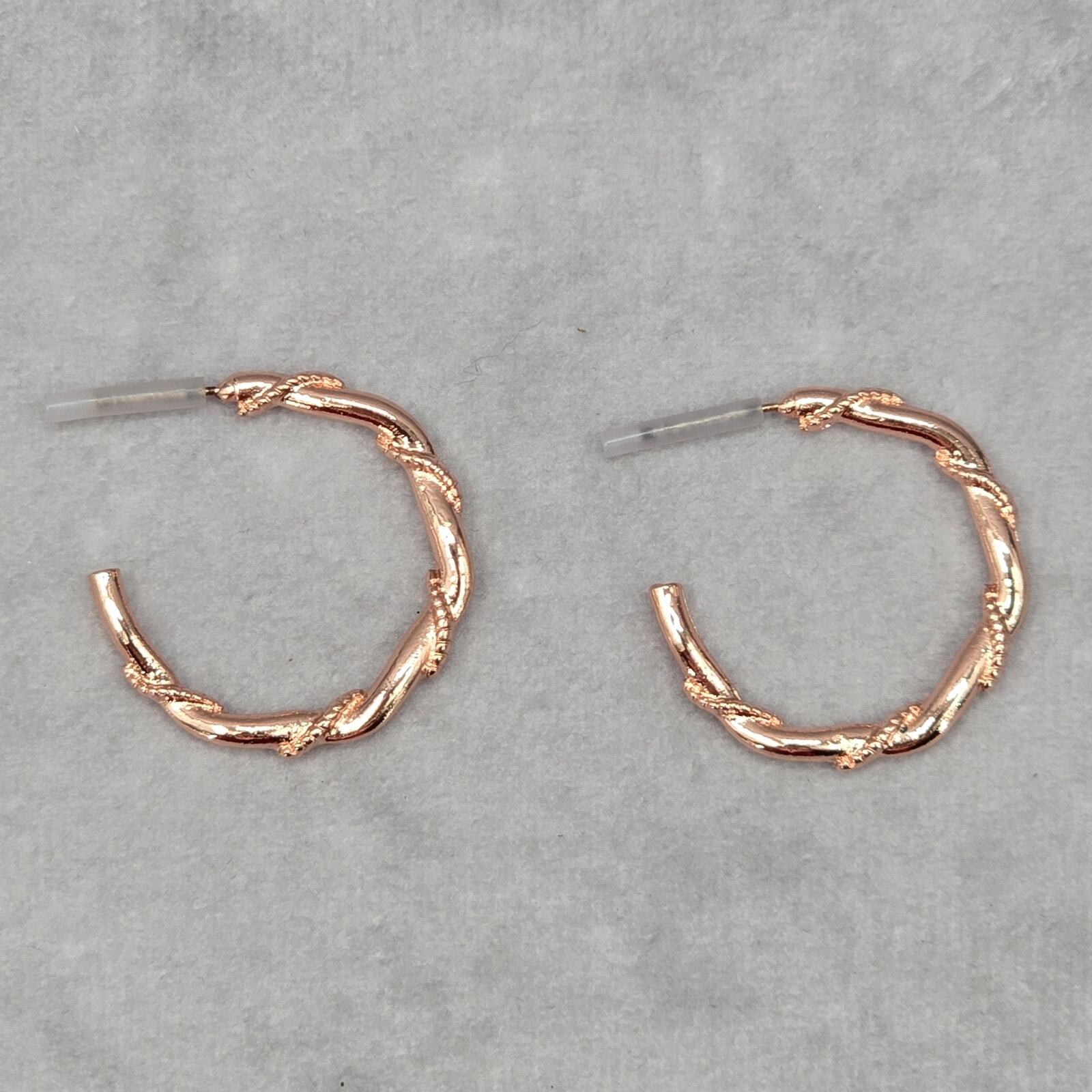 Rose Gold Half Hoop Hook Fashion Jewelry Earrings NWT JB2-43