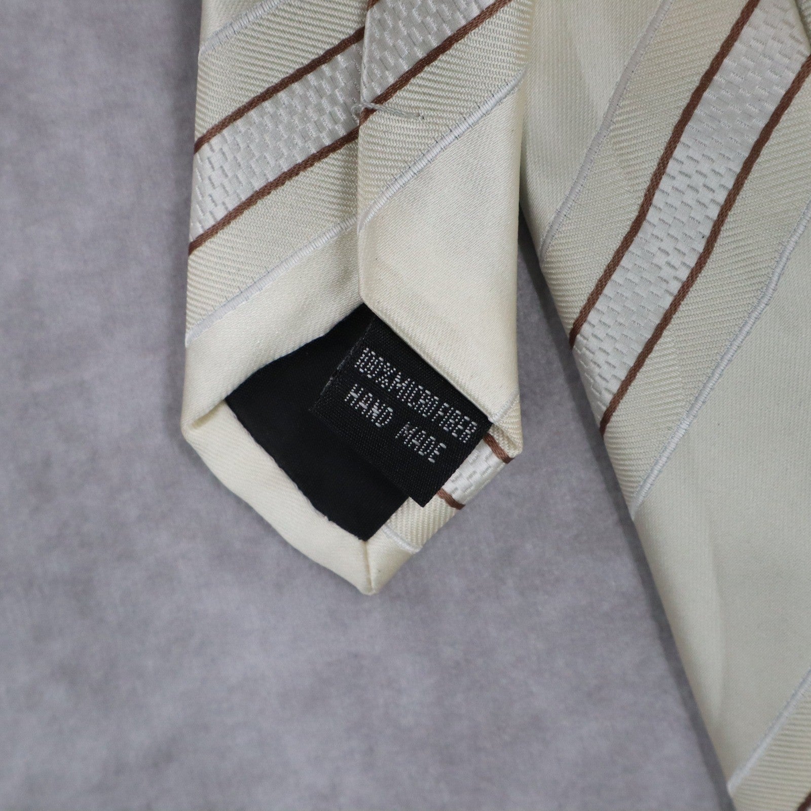 Maestro Signature White Stripe Executive Formal Business Classic Men's Neck Tie