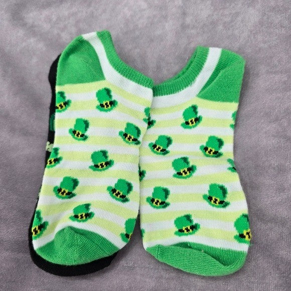 Irish Clover Rainbow Shamrock Hat Print Set Of 2 Back White Green Low Socks