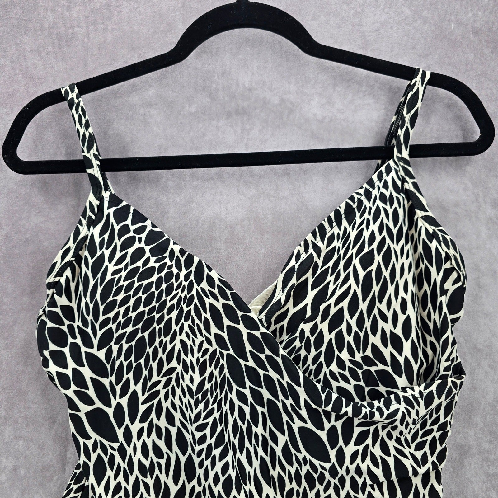 St John's Bay Black Floral Tank Top Padded Tankini Swimwear 12 Large
