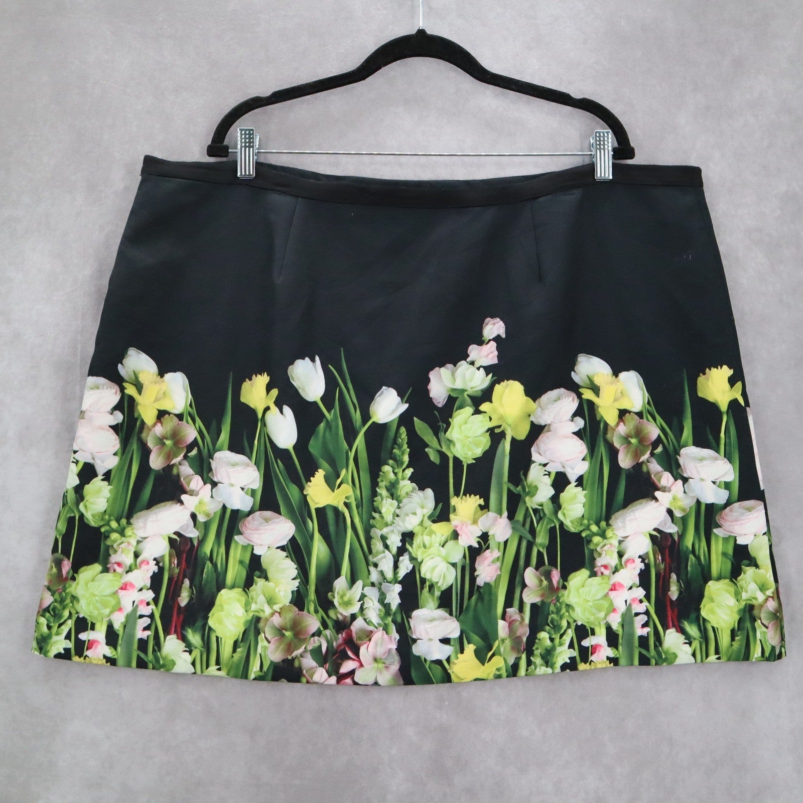 Victoria Beckham Black Floral Mini Short Zip Fun Preppy Flirty Skirt Plus 2X