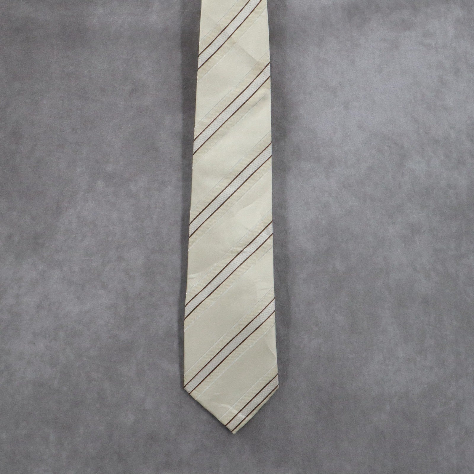 Maestro Signature White Stripe Executive Formal Business Classic Men's Neck Tie