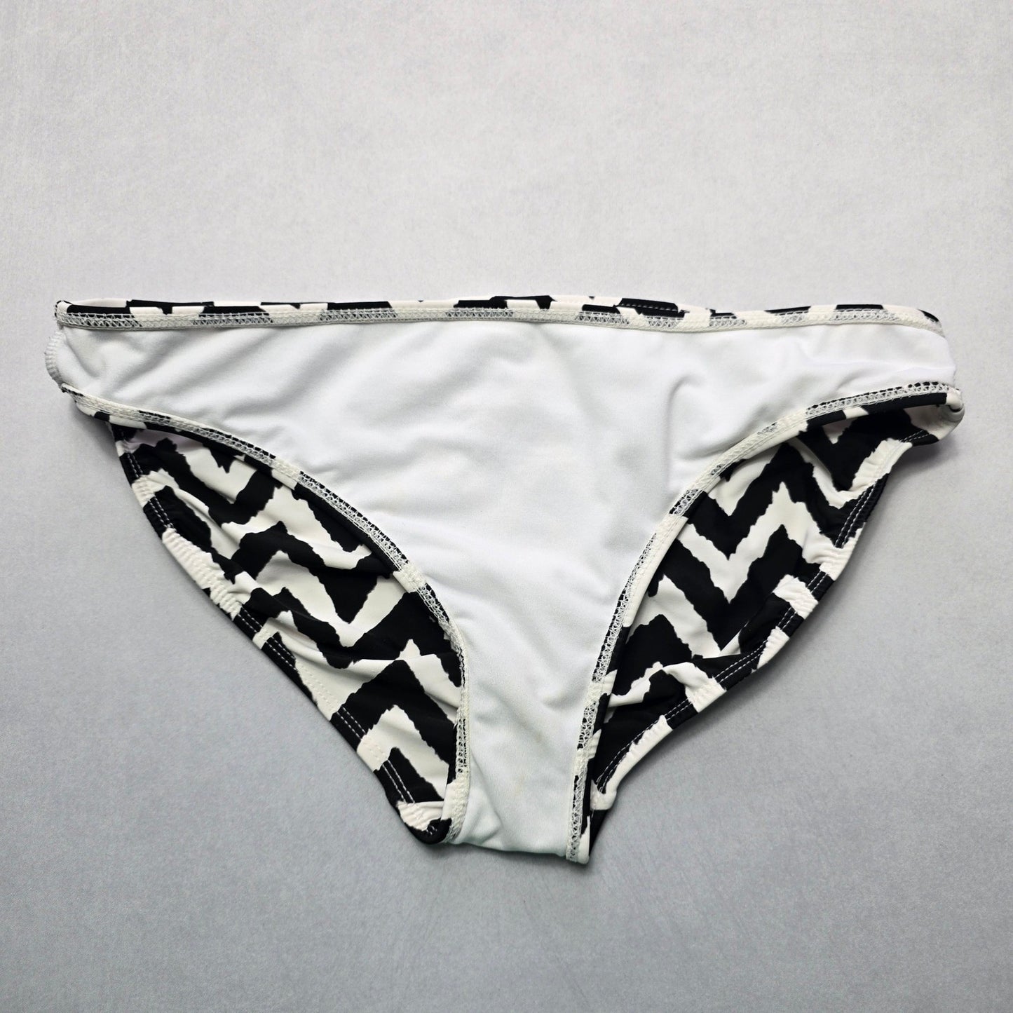 Catalina Black White Chevron Swim Beach Cheeky Flirty Bikini Bottom L Large
