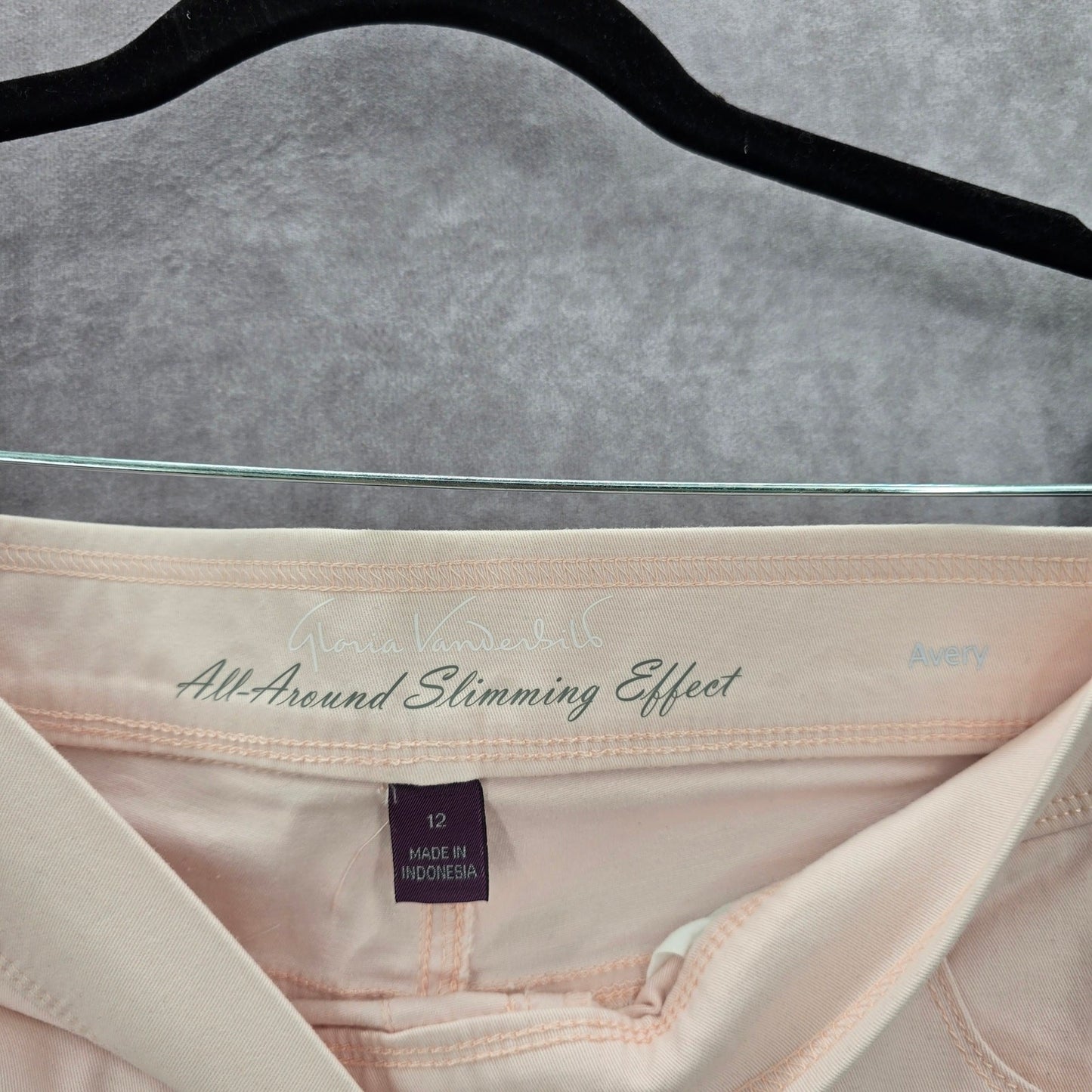 Gloria Vanderbilt Pink Embroidered Floral Crop Avery Cotton Pants 12