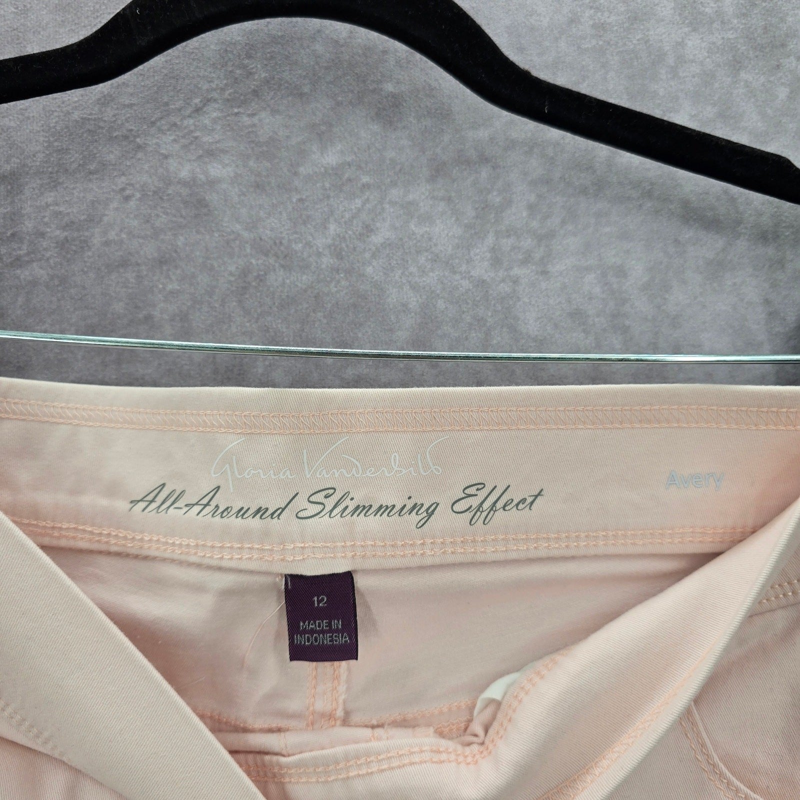 Gloria Vanderbilt Pink Embroidered Floral Crop Avery Cotton Pants 12