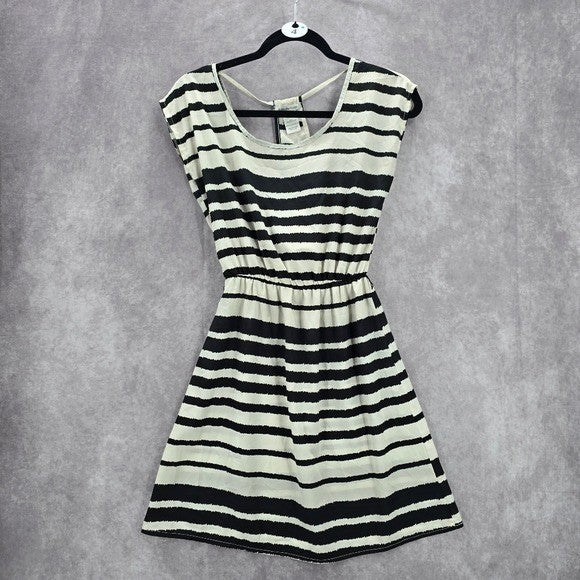 Charlotte Russe Striped Black White Cutout Short Flare Dress Extra Small XS
