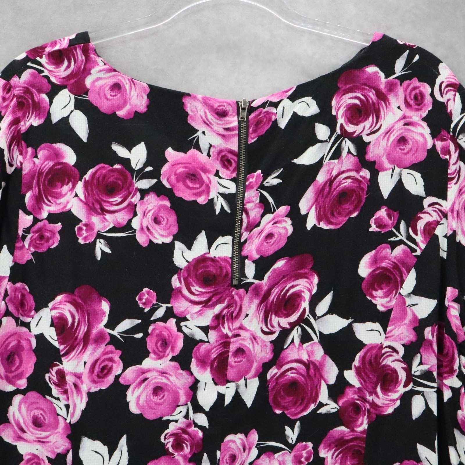 Torrid Floral Blouse 3/4 Sleeve V-Neck Tunic Top Black Pink Rose Print Flowy 2
