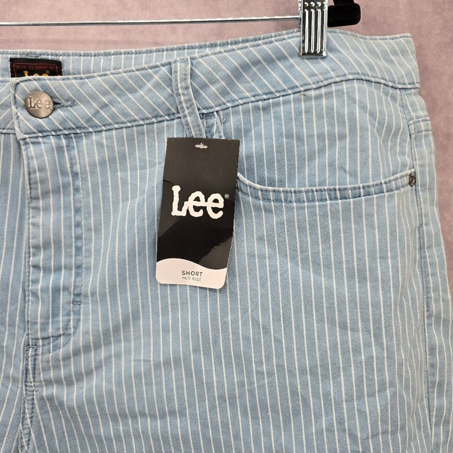 Lee Mid Rise Blue White Stripes Short Size 2X (22M) NWT