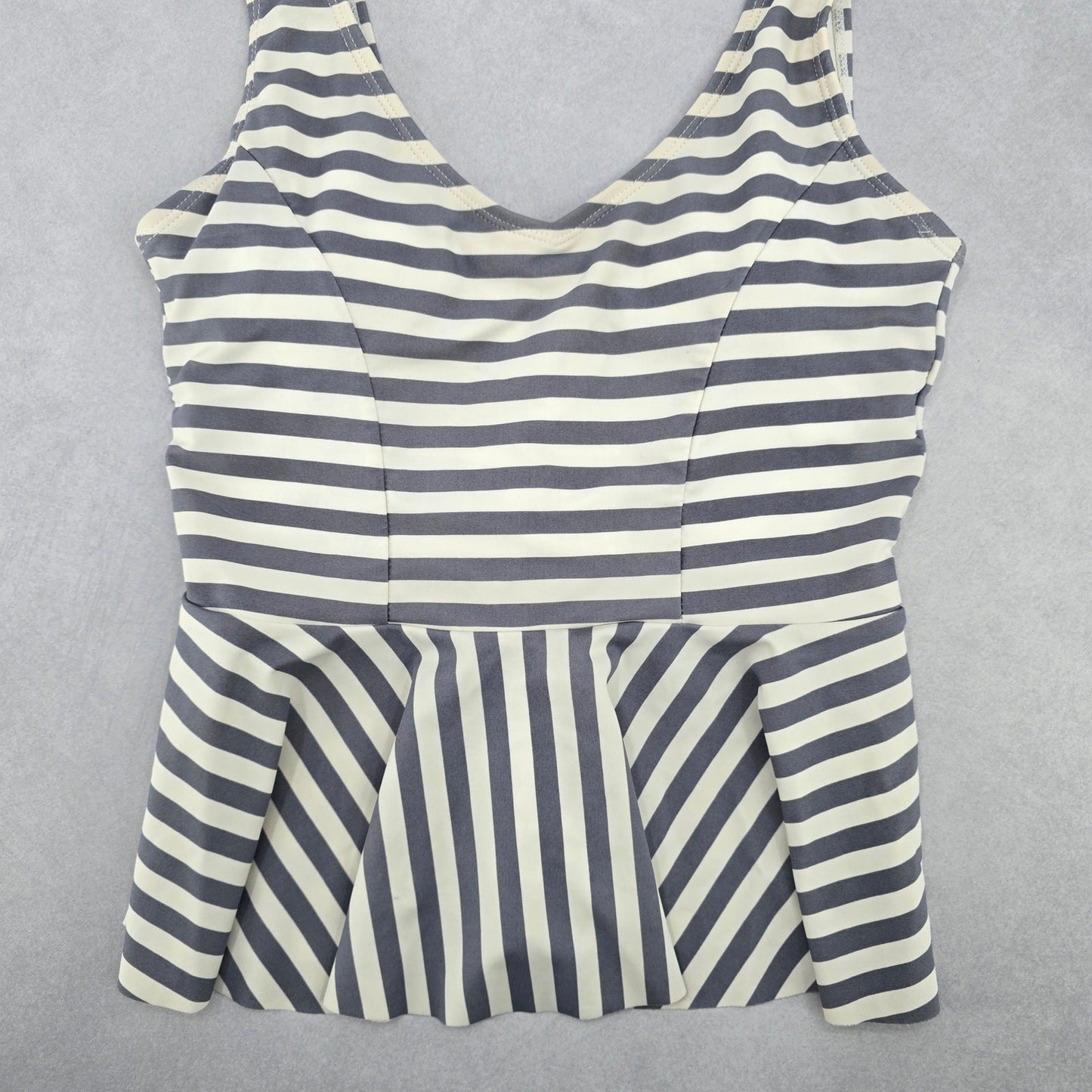 Cupshe Gray White Stripes Tankini Swimwear Crop Padded Top Beach XS Extra Small