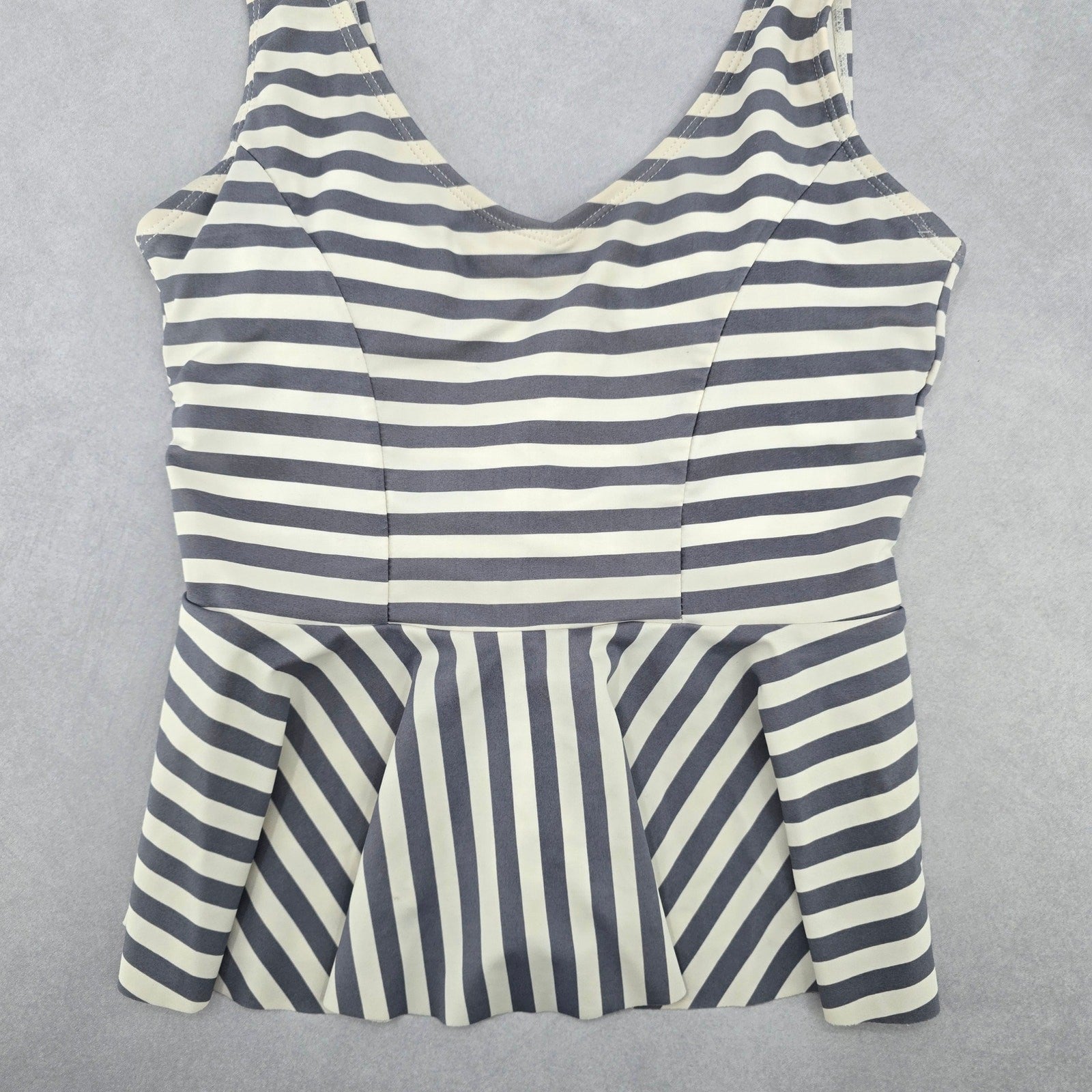 Cupshe Gray White Stripes Tankini Swimwear Crop Padded Top Beach XS Extra Small