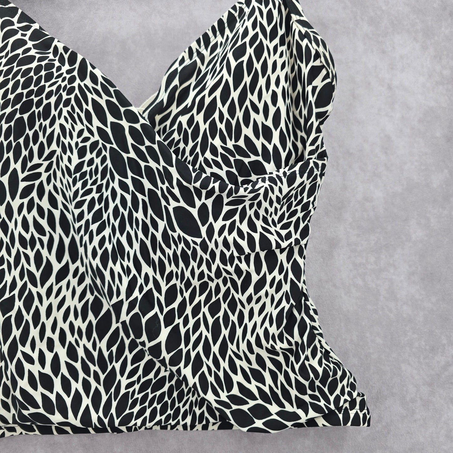 St John's Bay Black Floral Tank Top Padded Tankini Swimwear 12 Large