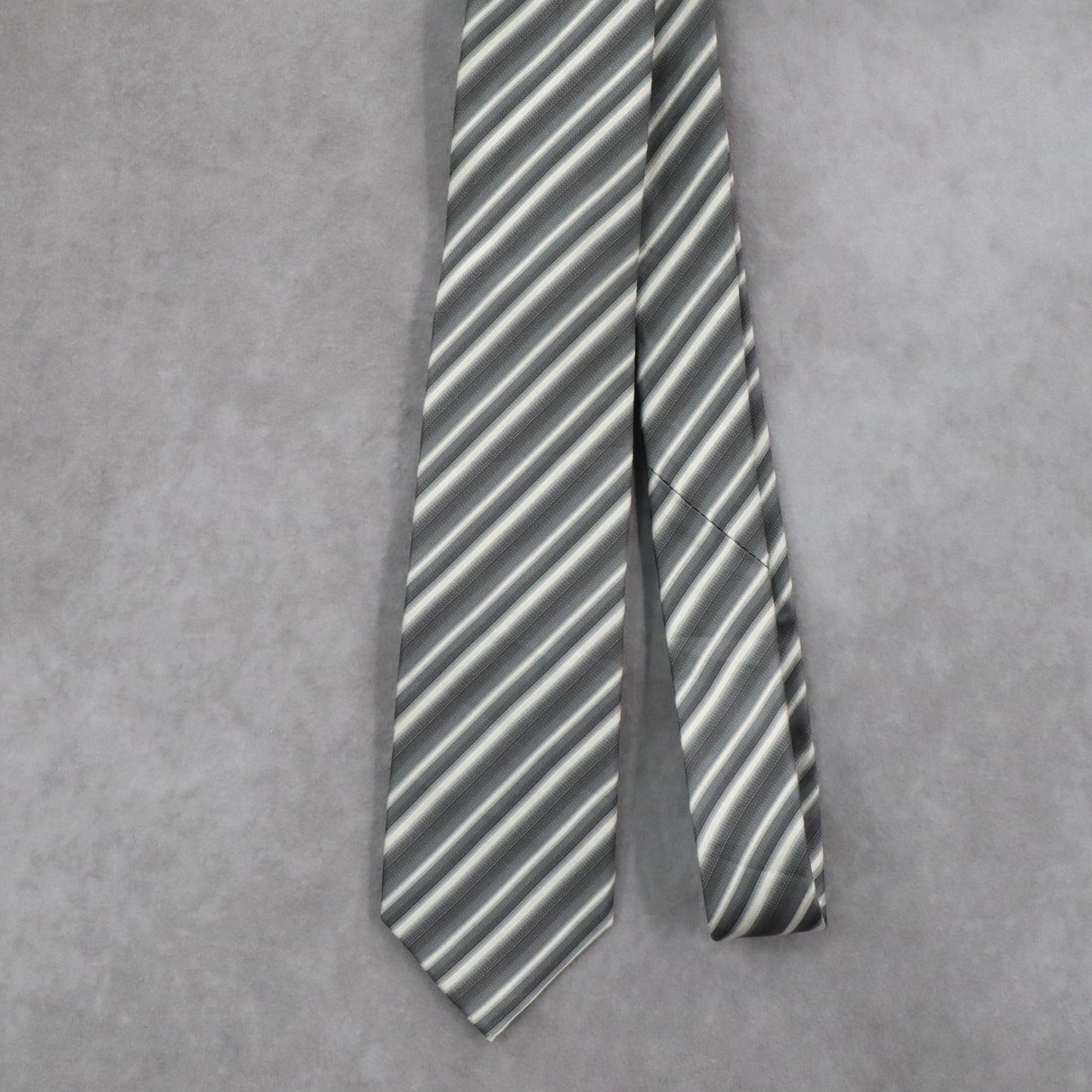 Bugatchi Uomo Gray Stripe Executive Formal Business Silk Classic Men's Neck Tie