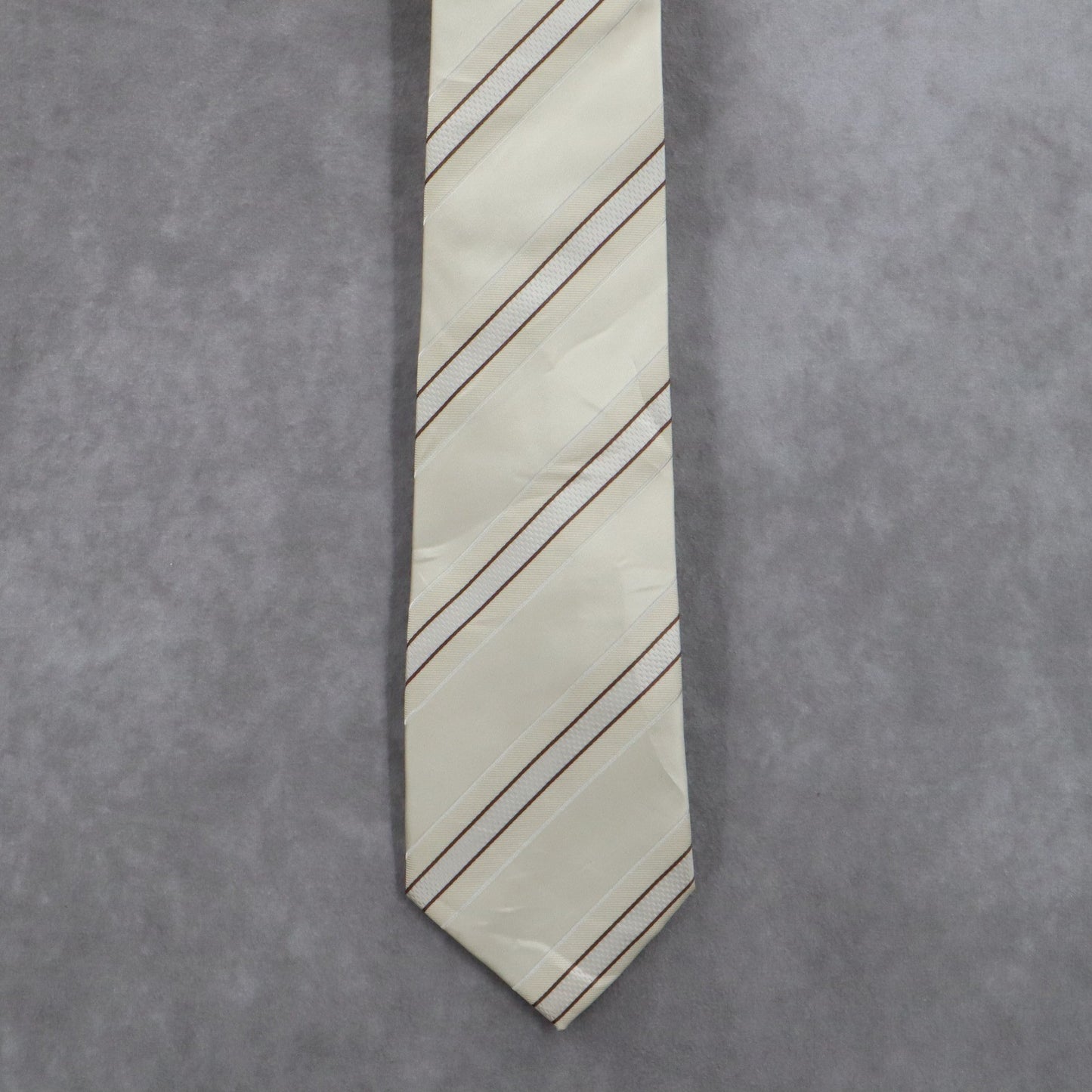 Maestro Signature White Stripe Executive Formal Business Classic Men's Neck Tie