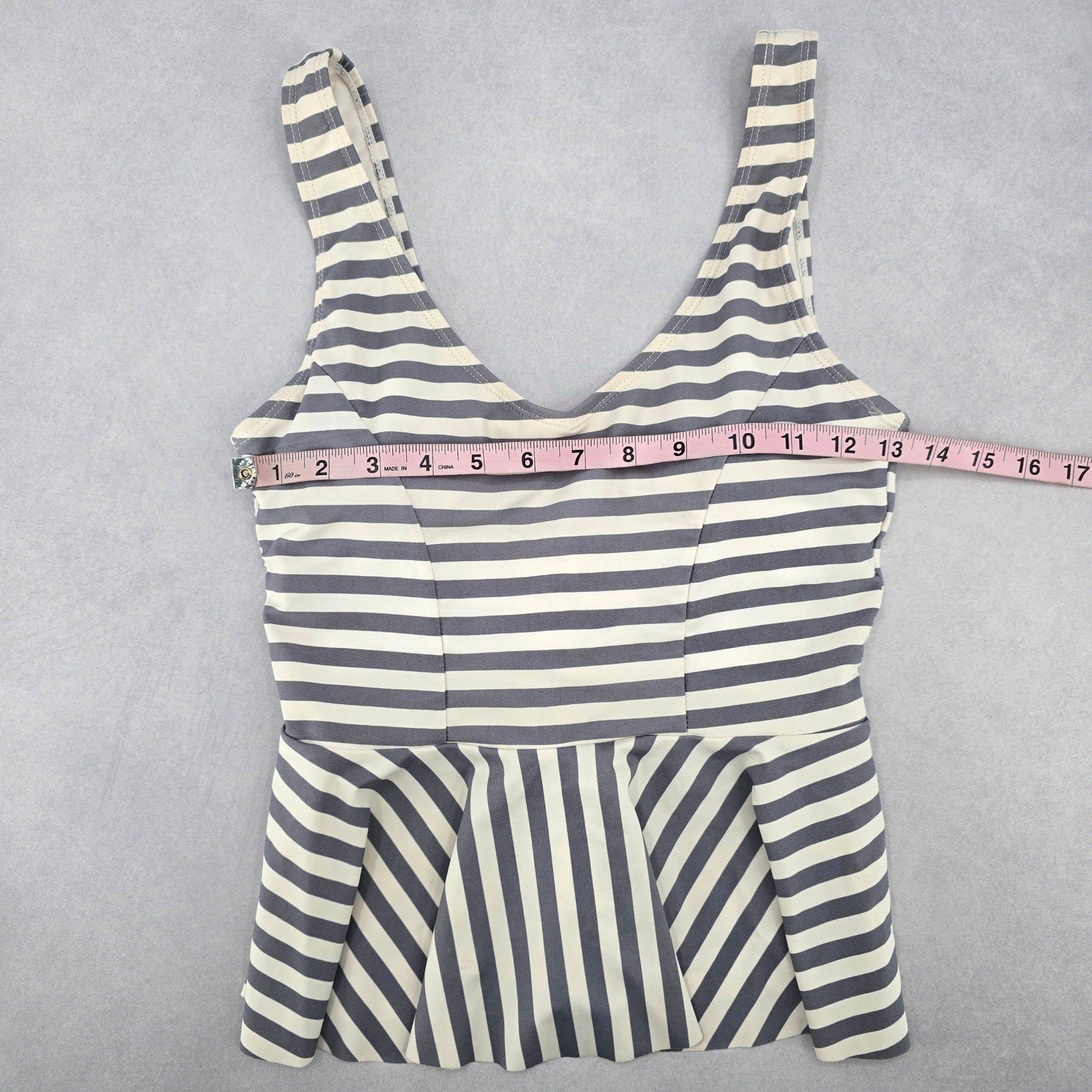 Cupshe Gray White Stripes Tankini Swimwear Crop Padded Top Beach XS Extra Small
