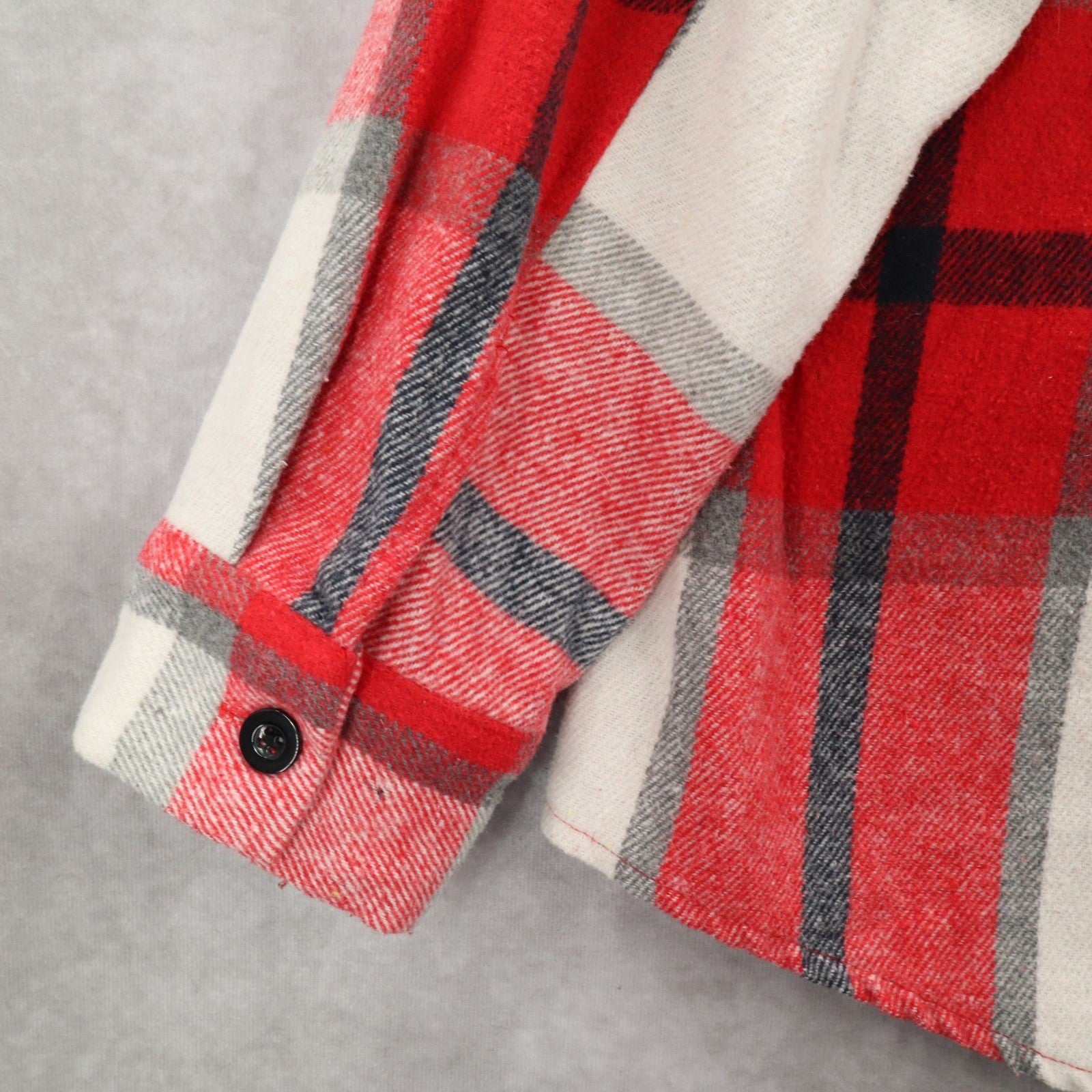 Trendy Queen Red Long Sleeve Plaid Flannel Button Down Pocket Shacket Large