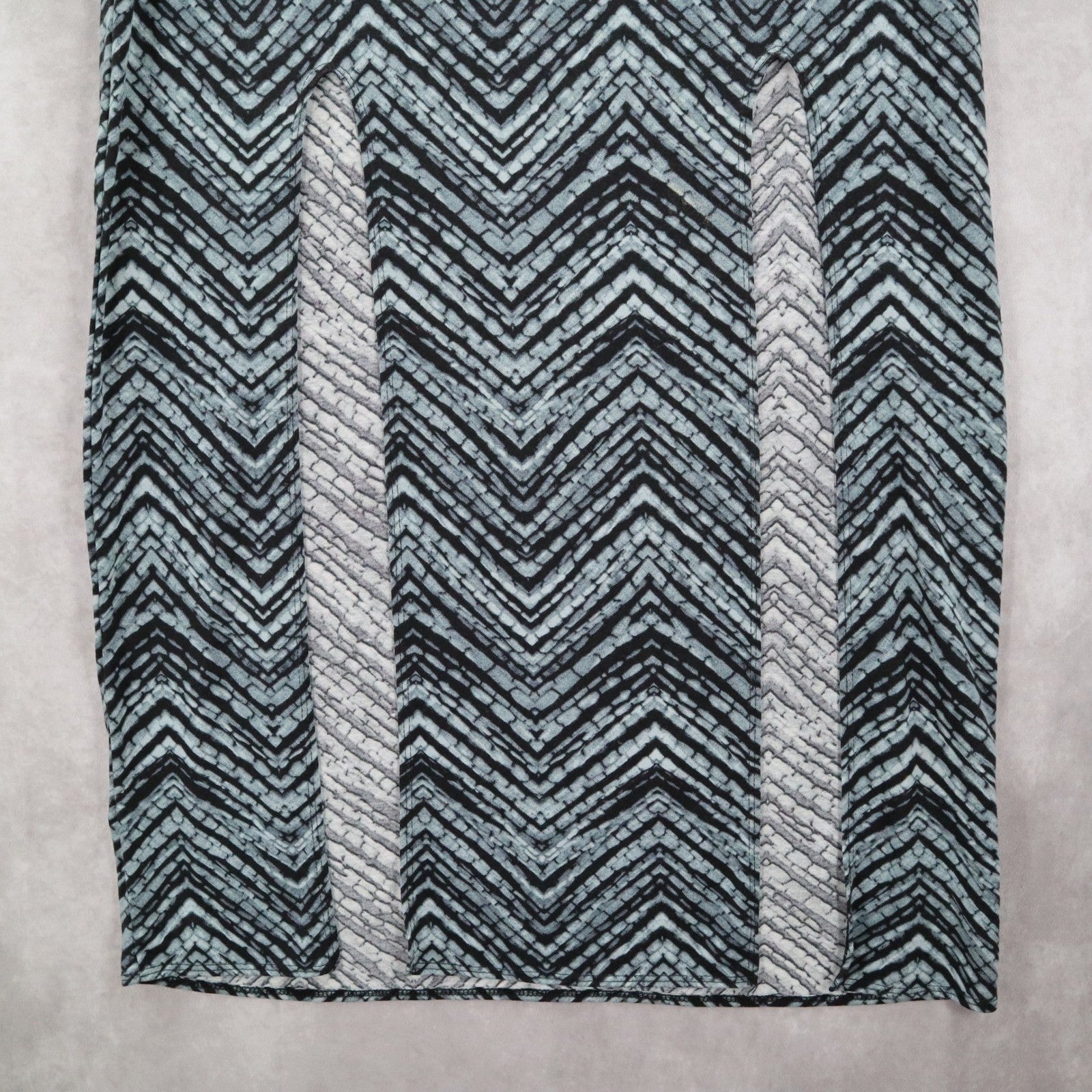 DGNY Gray Chevron Split Long Maxi Boho Stretch Fun Flirty Beach Skirt Plus 2X