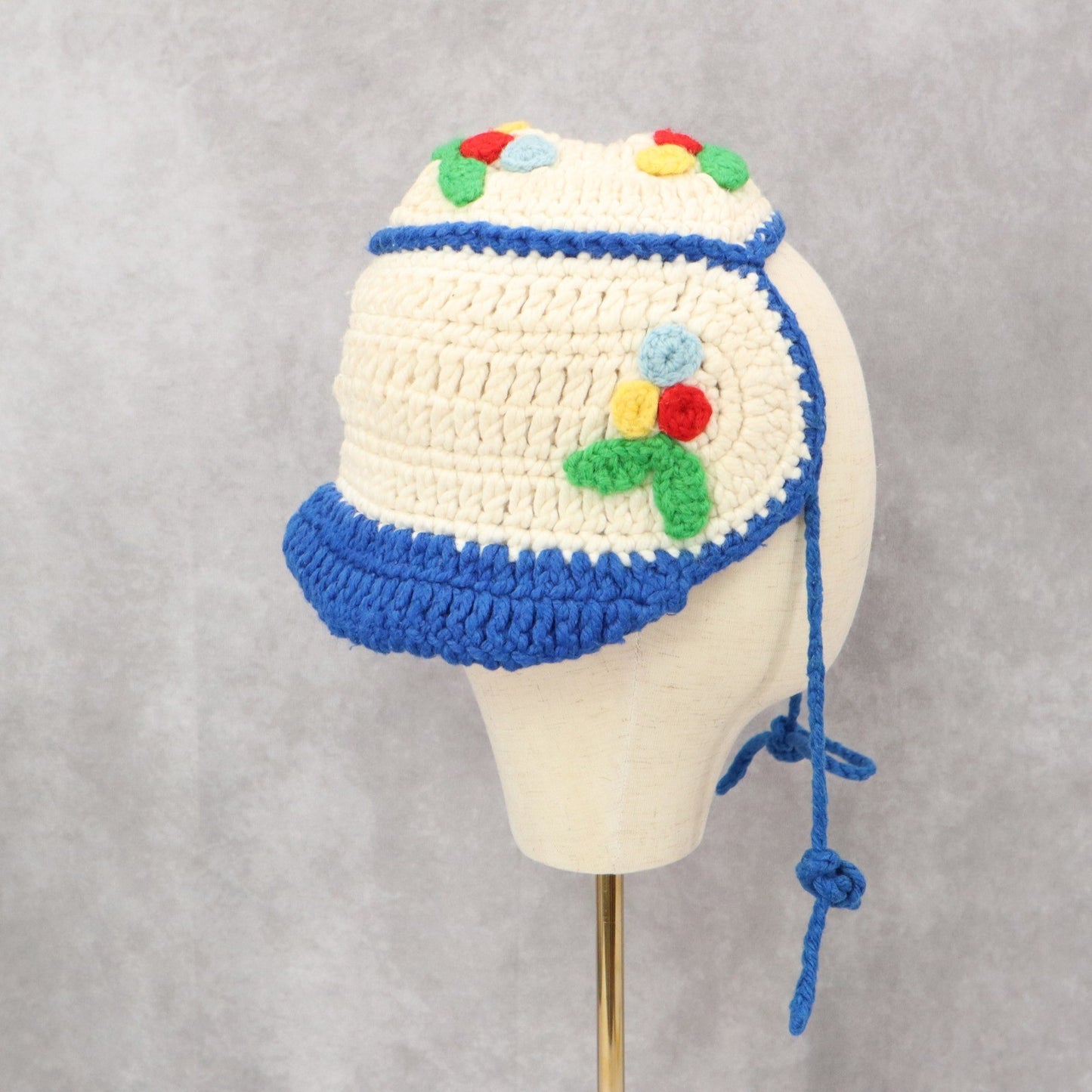 White Cable Knit Crochet Floral Tie Y2K Vintage Child Girls Beanie Hat Cap
