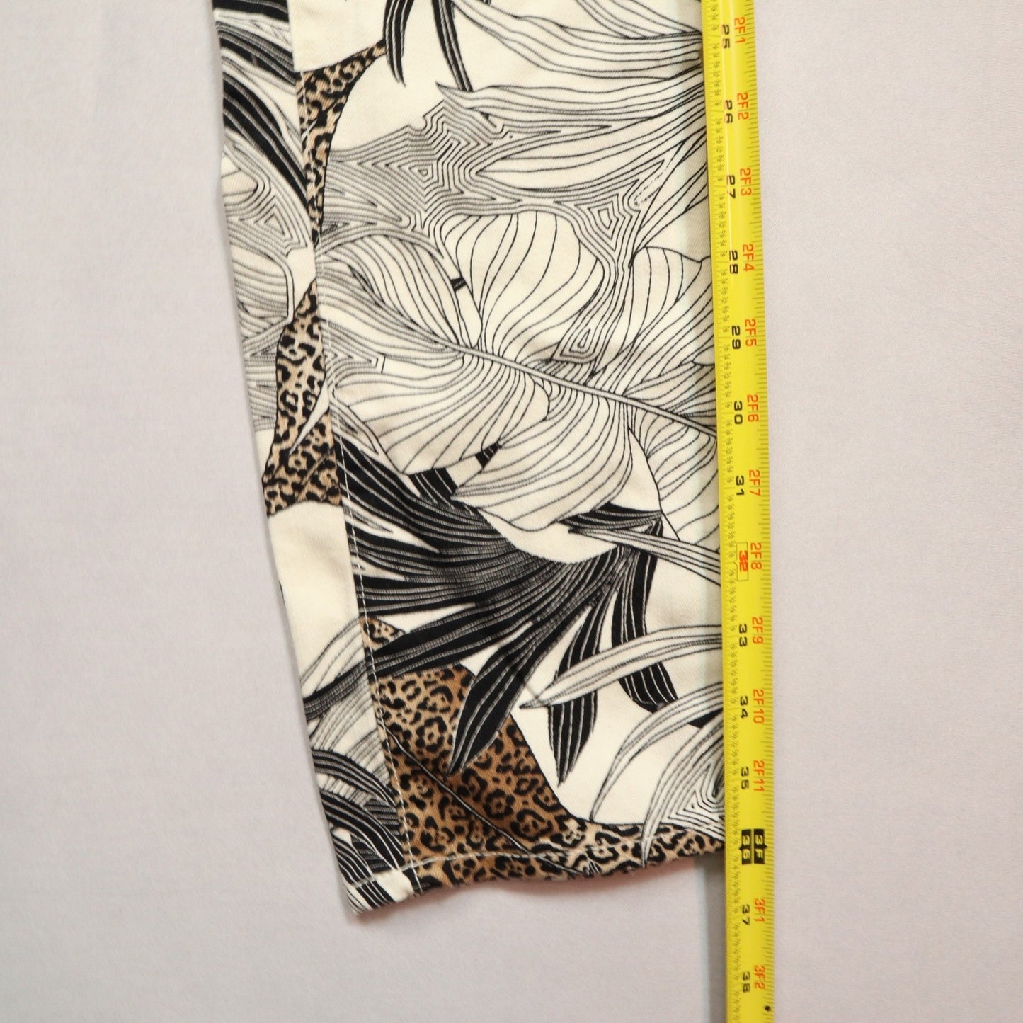 Chicos White Floral Girlfriend Slim Ankle Beach Colorful Animal Print Pants 00R