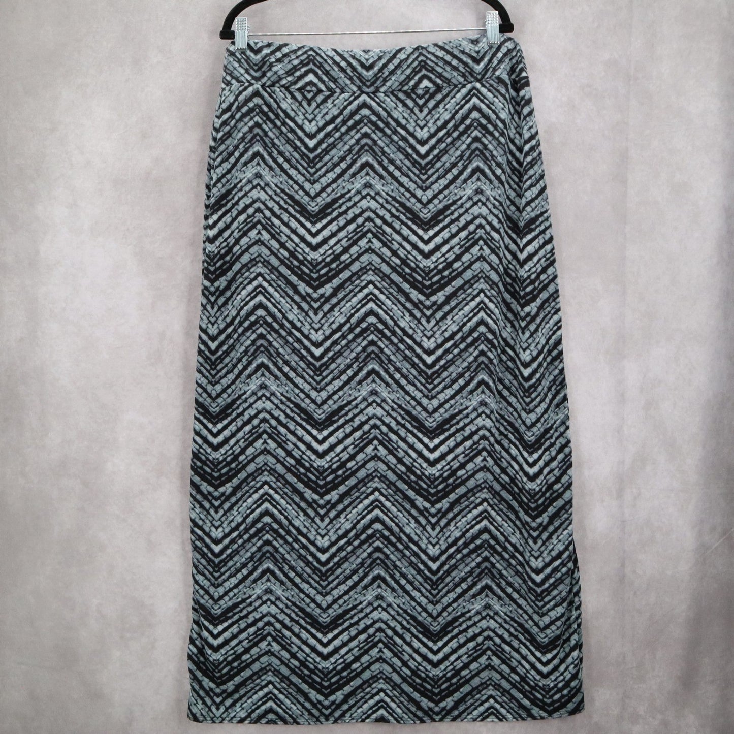 DGNY Gray Chevron Split Long Maxi Boho Stretch Fun Flirty Beach Skirt Plus 2X