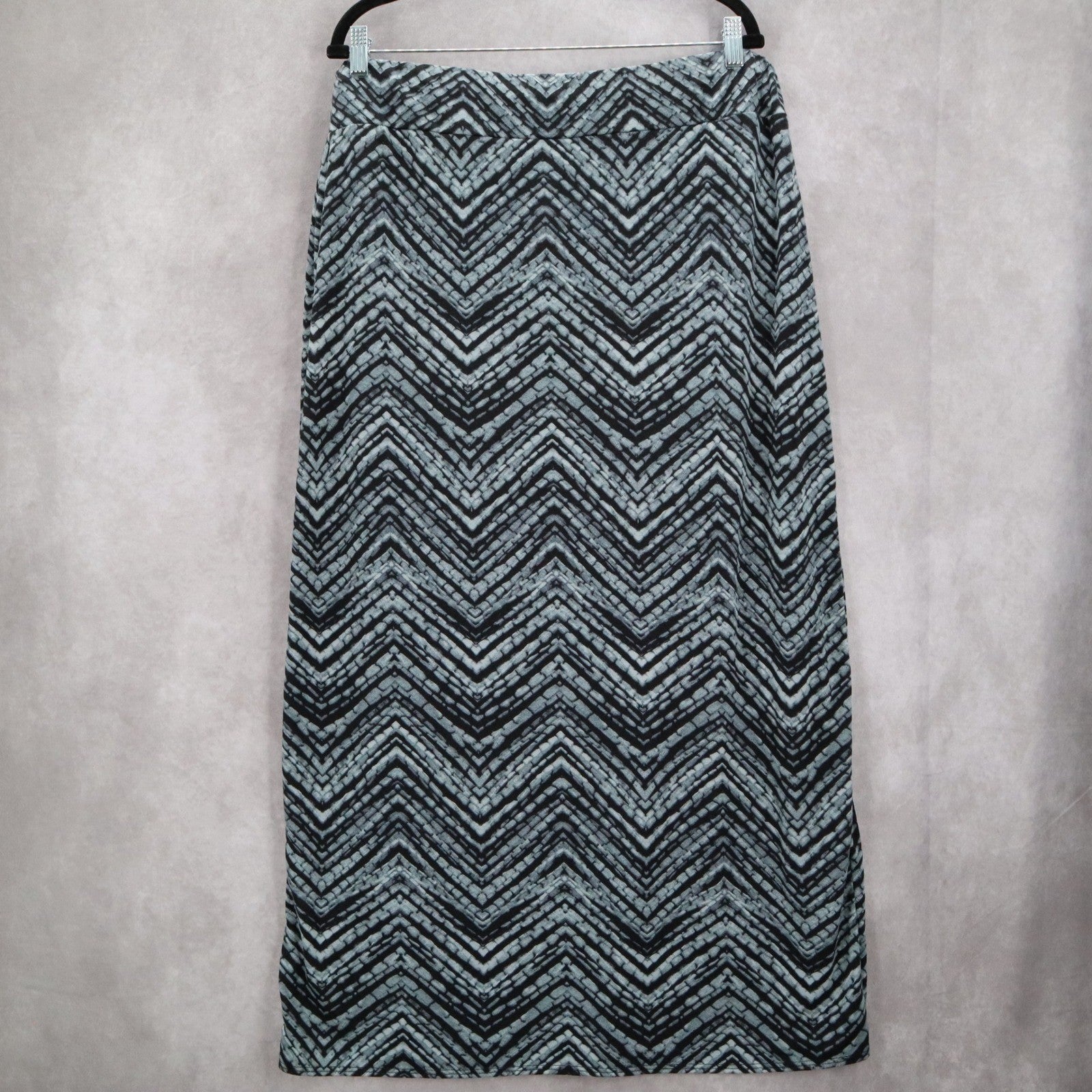 DGNY Gray Chevron Split Long Maxi Boho Stretch Fun Flirty Beach Skirt Plus 2X