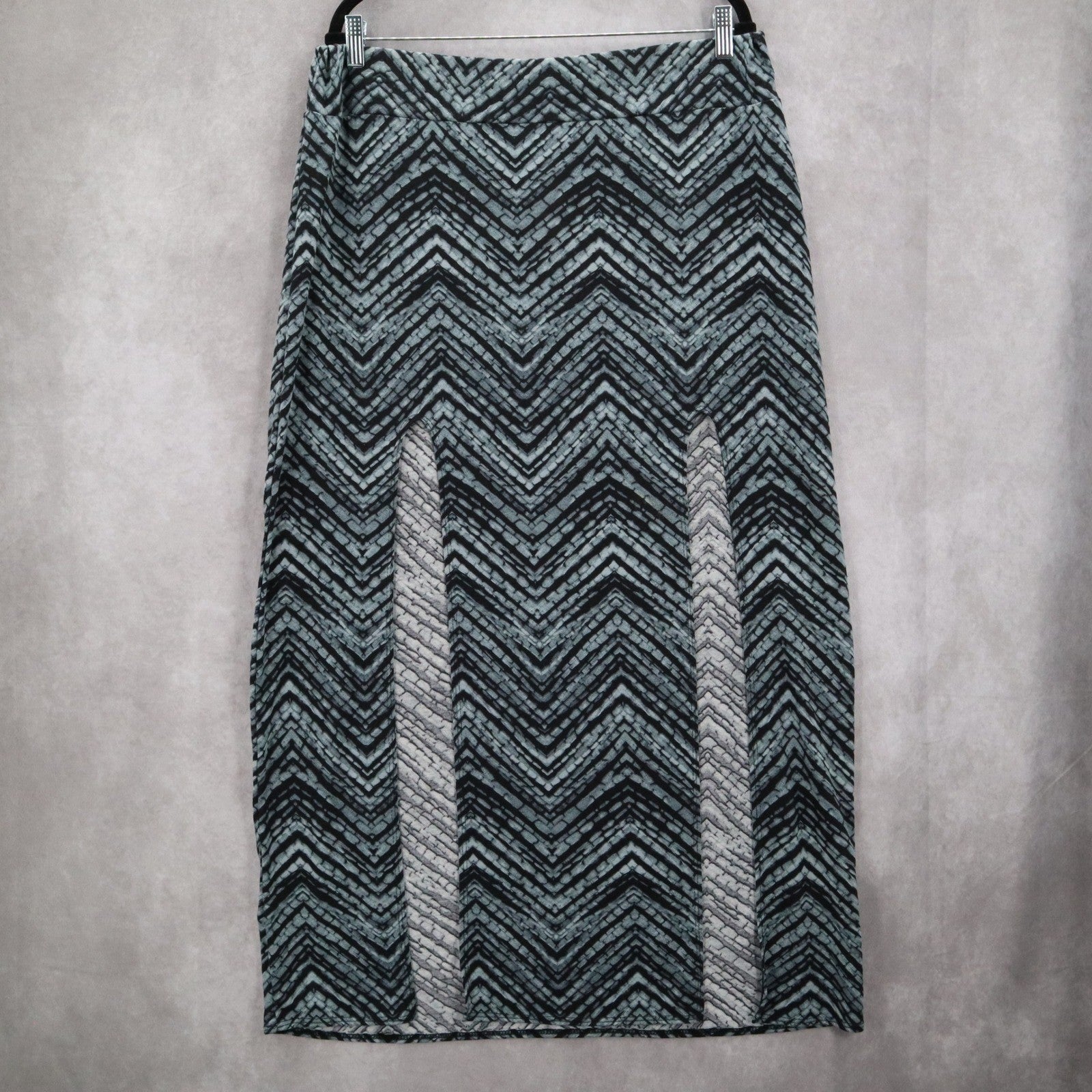 DGNY Gray Chevron Split Long Maxi Boho Stretch Fun Flirty Beach Skirt Plus 2X