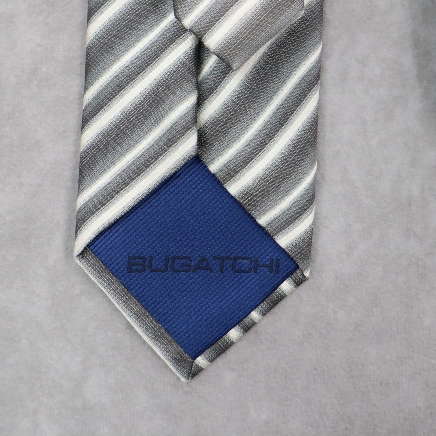 Bugatchi Uomo Gray Stripe Executive Formal Business Silk Classic Men's Neck Tie
