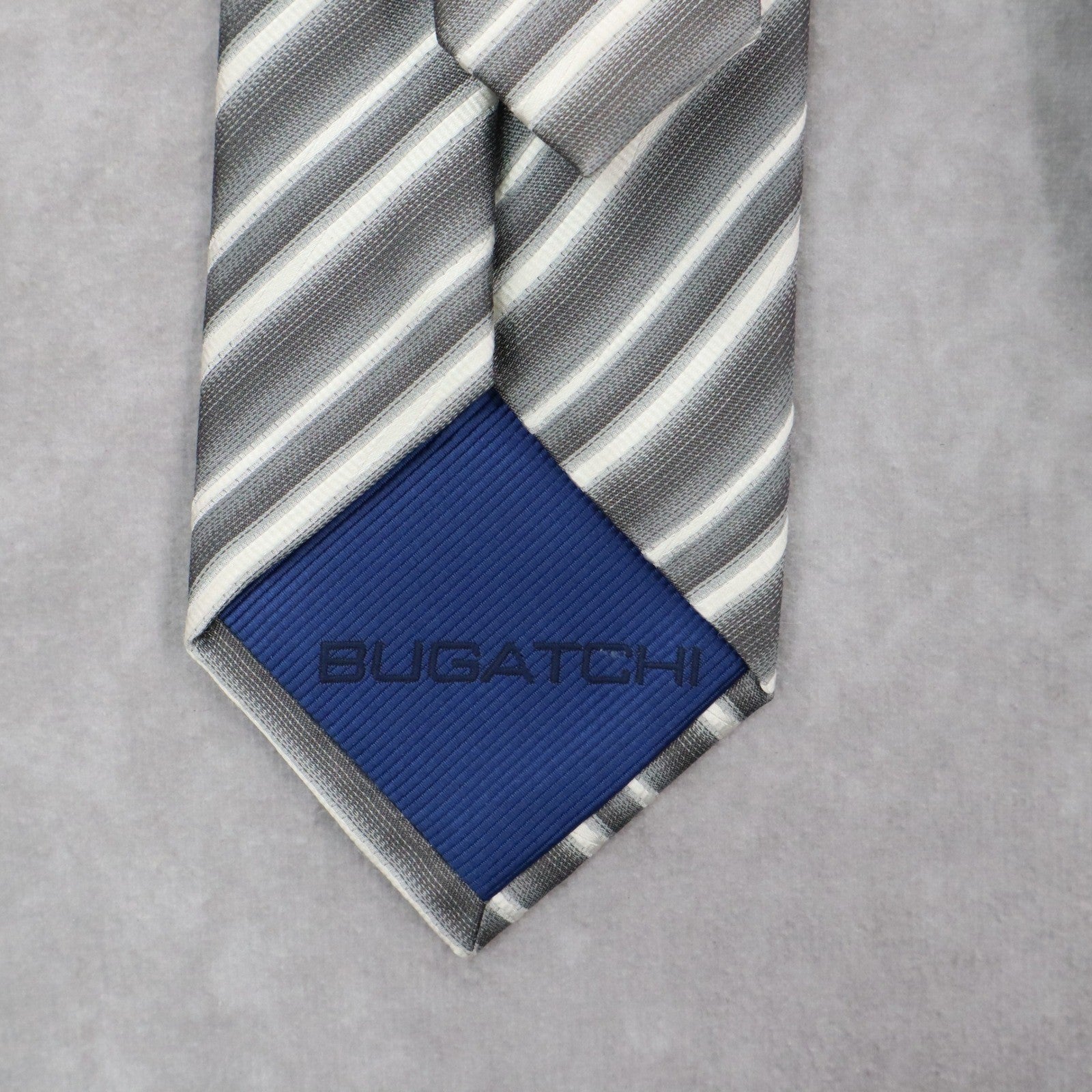Bugatchi Uomo Gray Stripe Executive Formal Business Silk Classic Men's Neck Tie