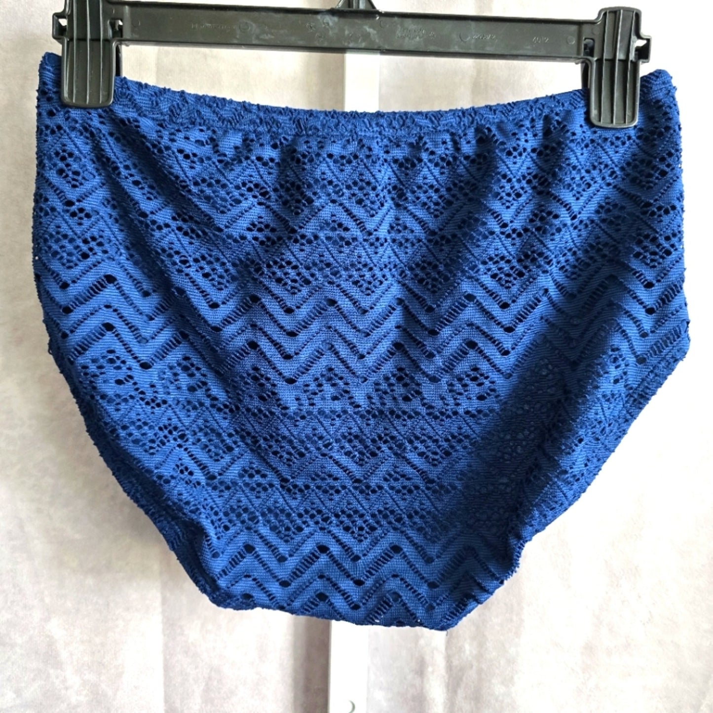 Catalina Blue Floral Cutout Chevron Bikini Bottoms Swimwear Swimsuit Size Medium