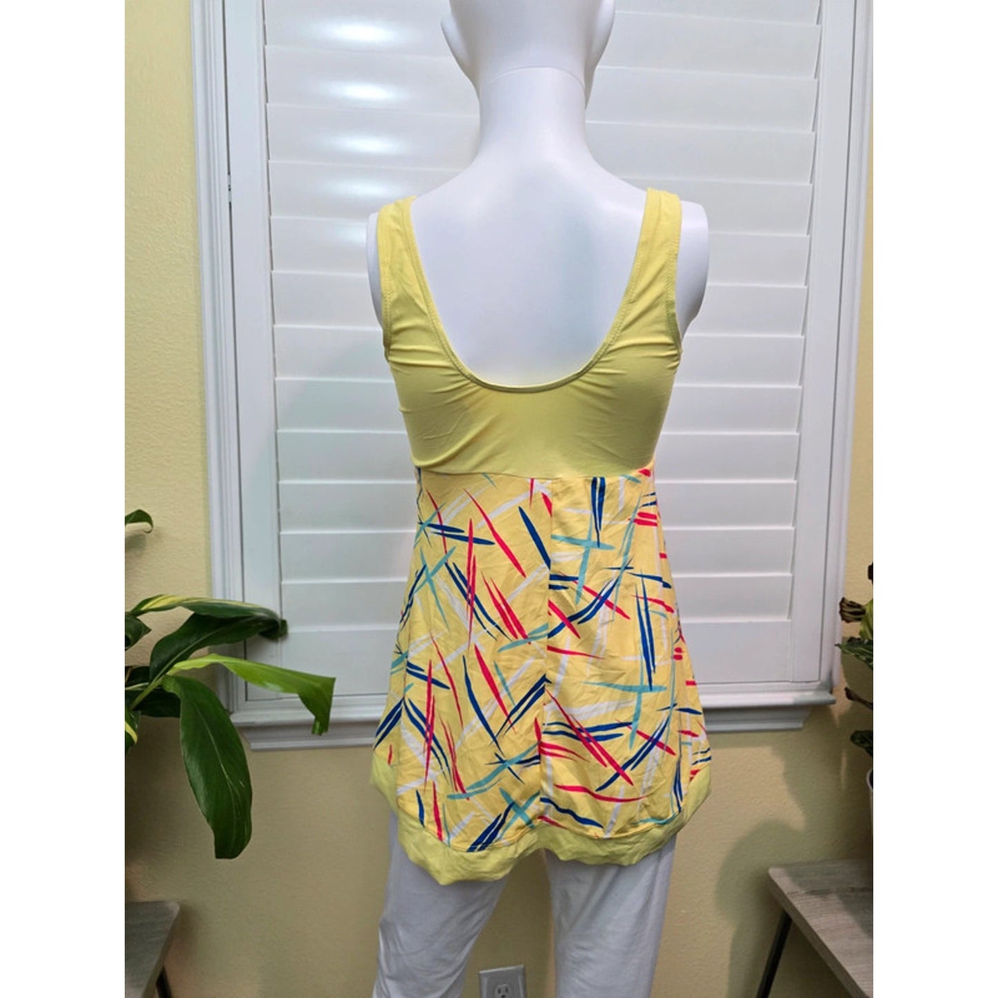 Yellow Sleeveless Geometric Pattern Top Medium