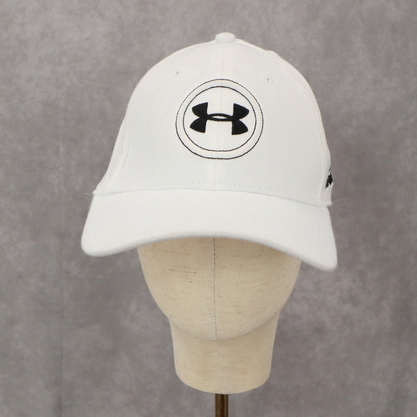Under Armour White Fitted Athletic Sports Baseball Cap Hat